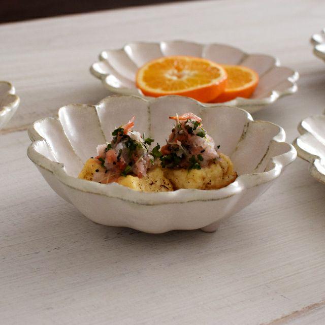 Rinka White Ceramic Bowls | Japanese Flower Plate | 3 Sizes 8cm / 10cm / 12cm | Minimal Wabi-Sabi Tableware | Made in Japan