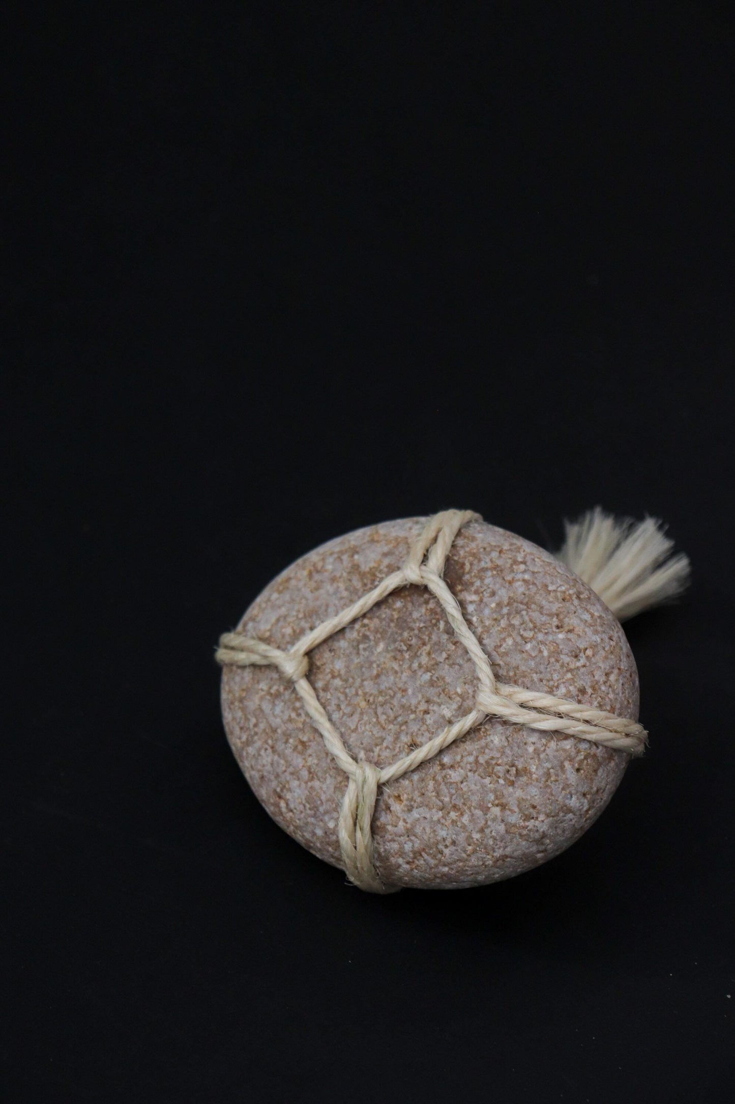 Sekimori Ishi – Himekawa Yakuseki Guardian Stone with Sisal Rope | Japanese Zen Boundary Object | Natural Stone Decor
