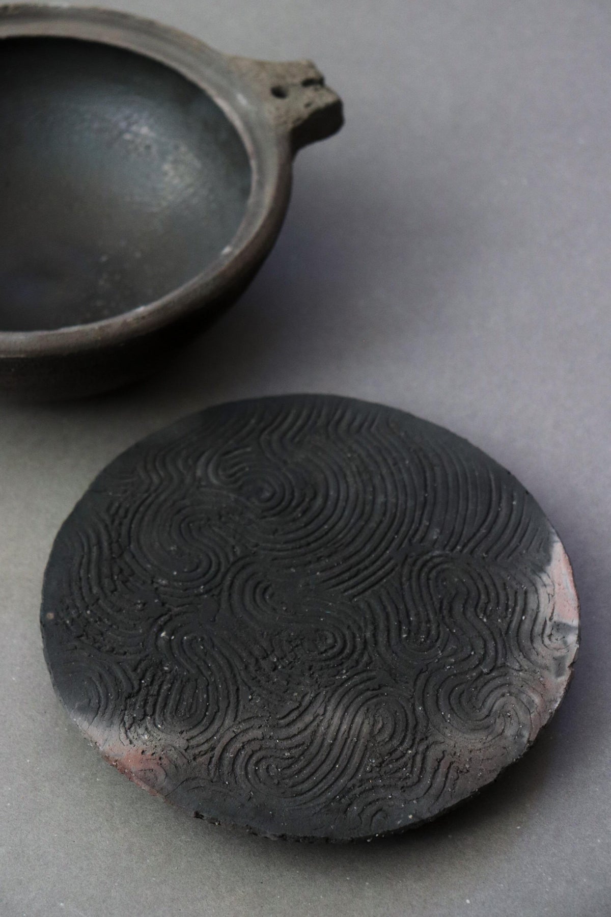 Vintage Jinnai Sakata Japanese Black Ceramic Pot with Trivet, Large Double Handle Mashiko Pottery, Sculptural Stoneware