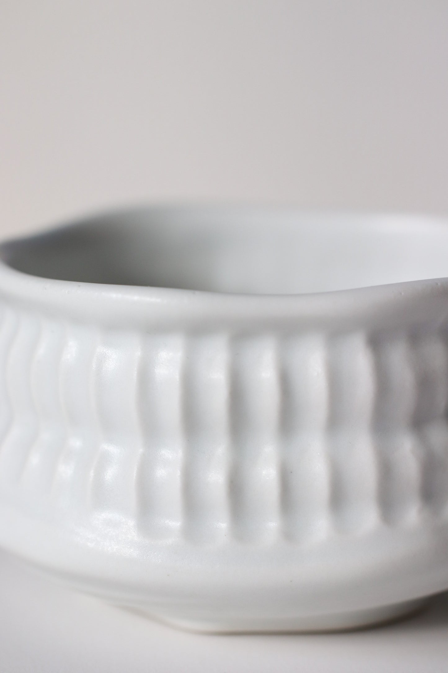 Mino Ware Matcha Bowl – White Glaze by Jinpo Kiln