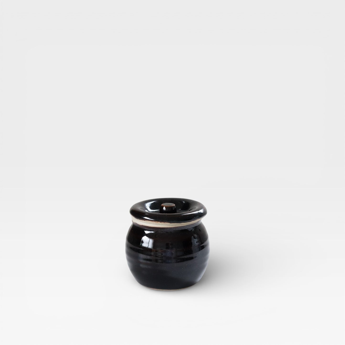 Japanese Handcrafted Ceramic Crock – Tajimi Kiln, Black, 360 ml