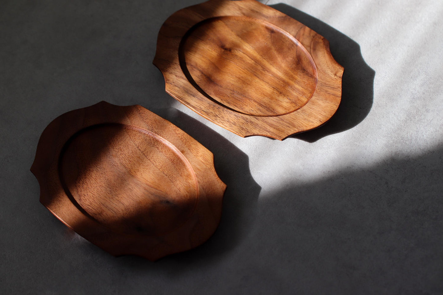 Japanese Wooden Plate | Handcrafted Walnut Small Tray | Unique Japanese Artisan Wood Dish | Oval Dessert Plate | Natural Wood Tableware