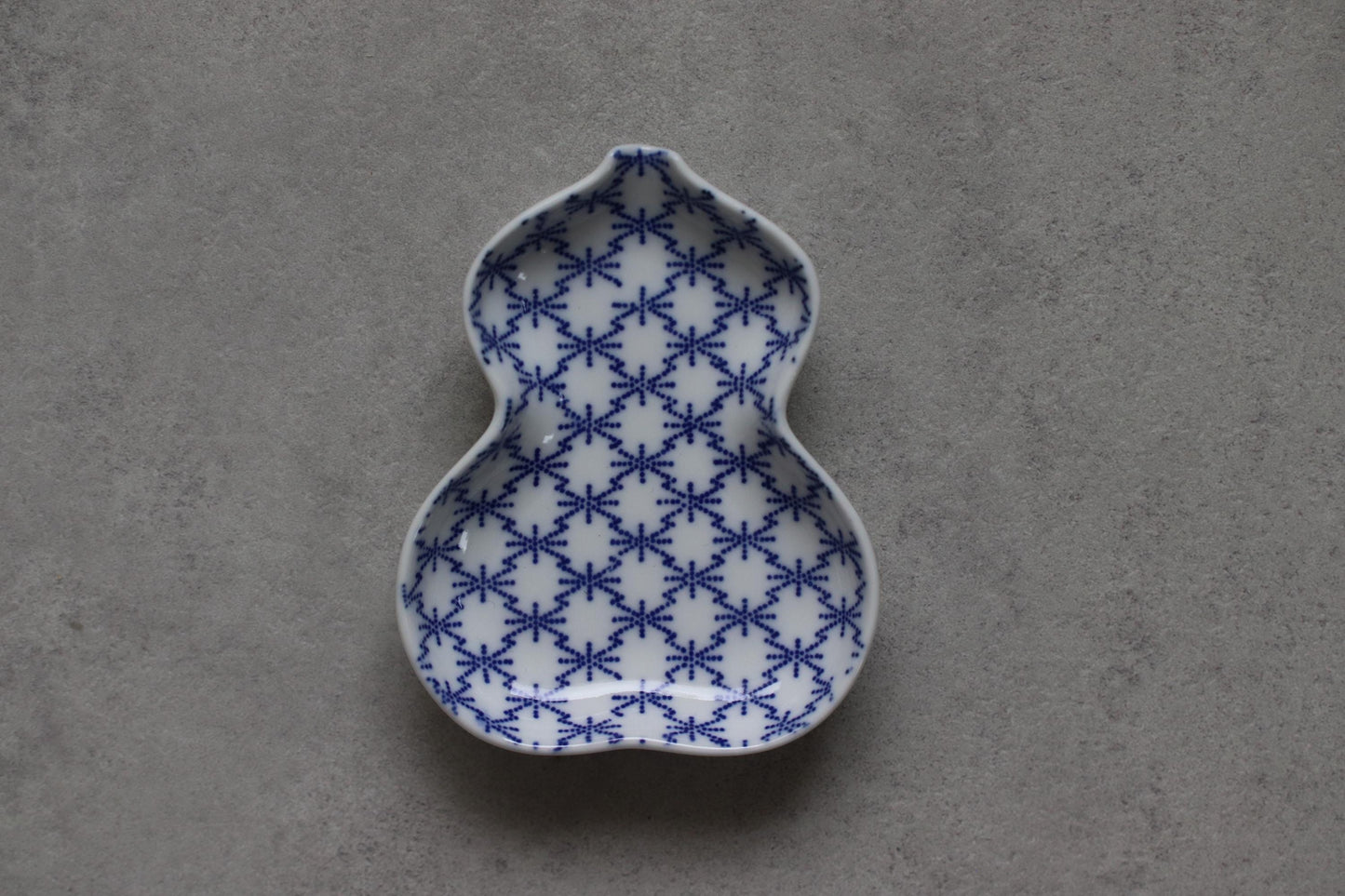 Azmaya Mamezara Small Plates | Japanese Porcelain from Amakusa | Inban Transfer Print Dobai Ash Glaze | Mix & Match – 4 Designs