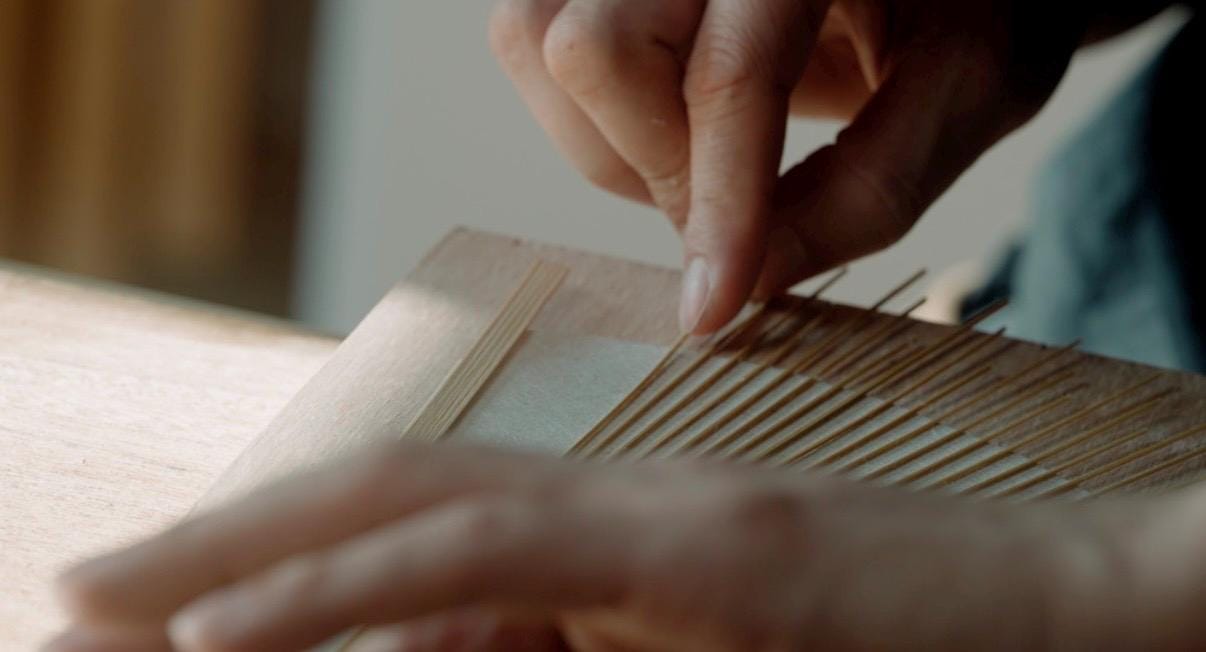 Handcrafted Edo-Style Miyako Uchiwa Fan – Chidori Shape | Fine Bamboo Ribs & Uchiyama Washi | Traditional Japanese Craft