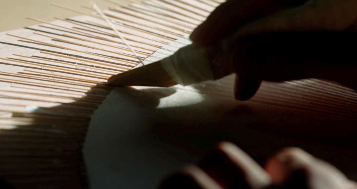 Handcrafted Edo-Style Miyako Uchiwa Fan – Chidori Shape | Fine Bamboo Ribs & Uchiyama Washi | Traditional Japanese Craft