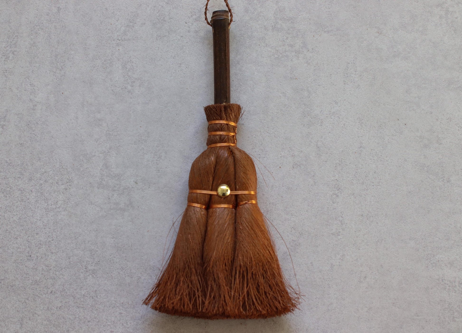 Japanese Natural Cleaning Set | Handmade Palm Broom, Persimmon Tannin Dustpan & Cotton Cleaning Cloth | Made in Japan