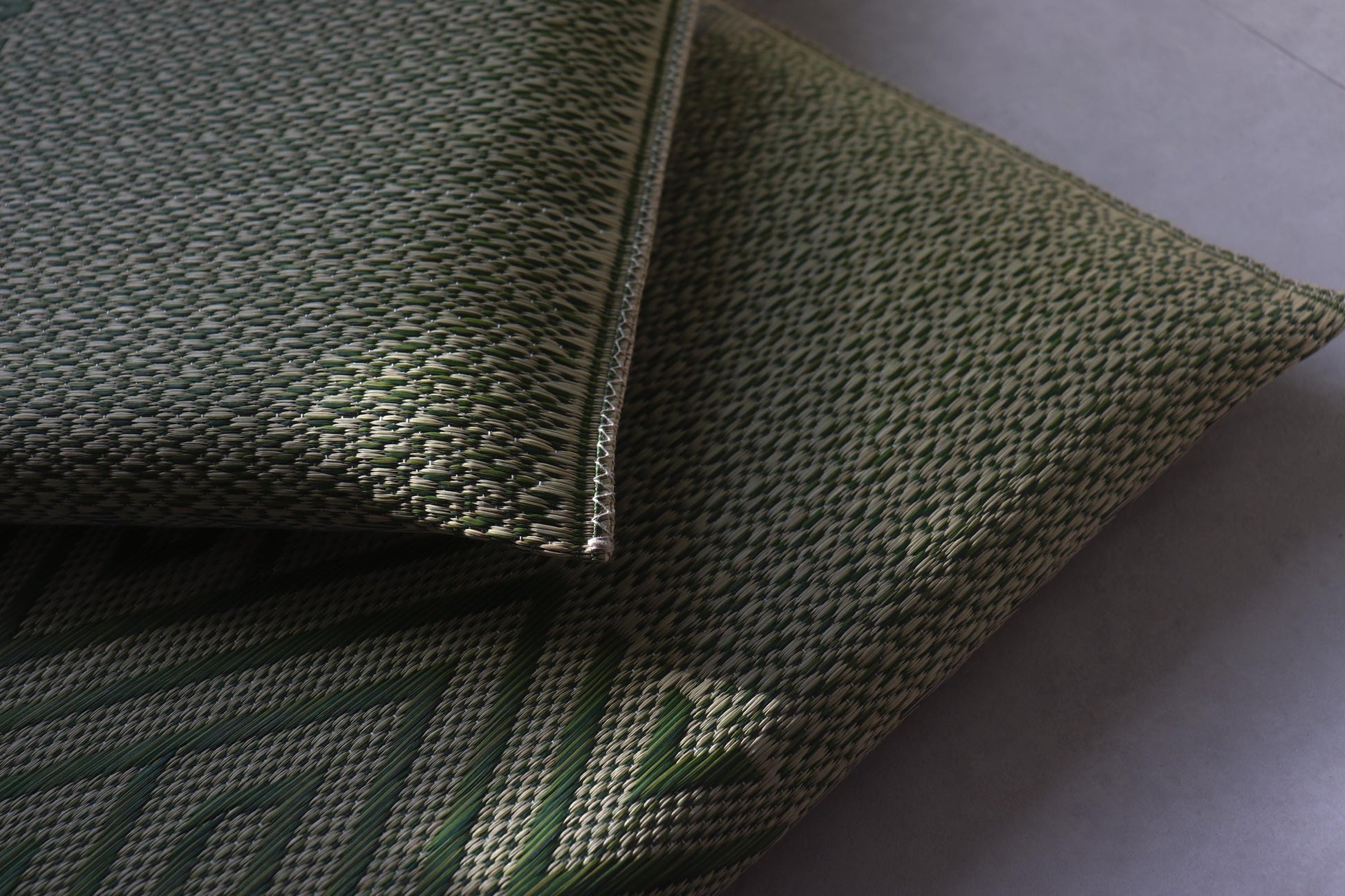 2-Piece Igusa Tatami Cushion Set | Authentic Japanese Woven Zabuton | Minimalist Green Floor Decor | Made in Japan