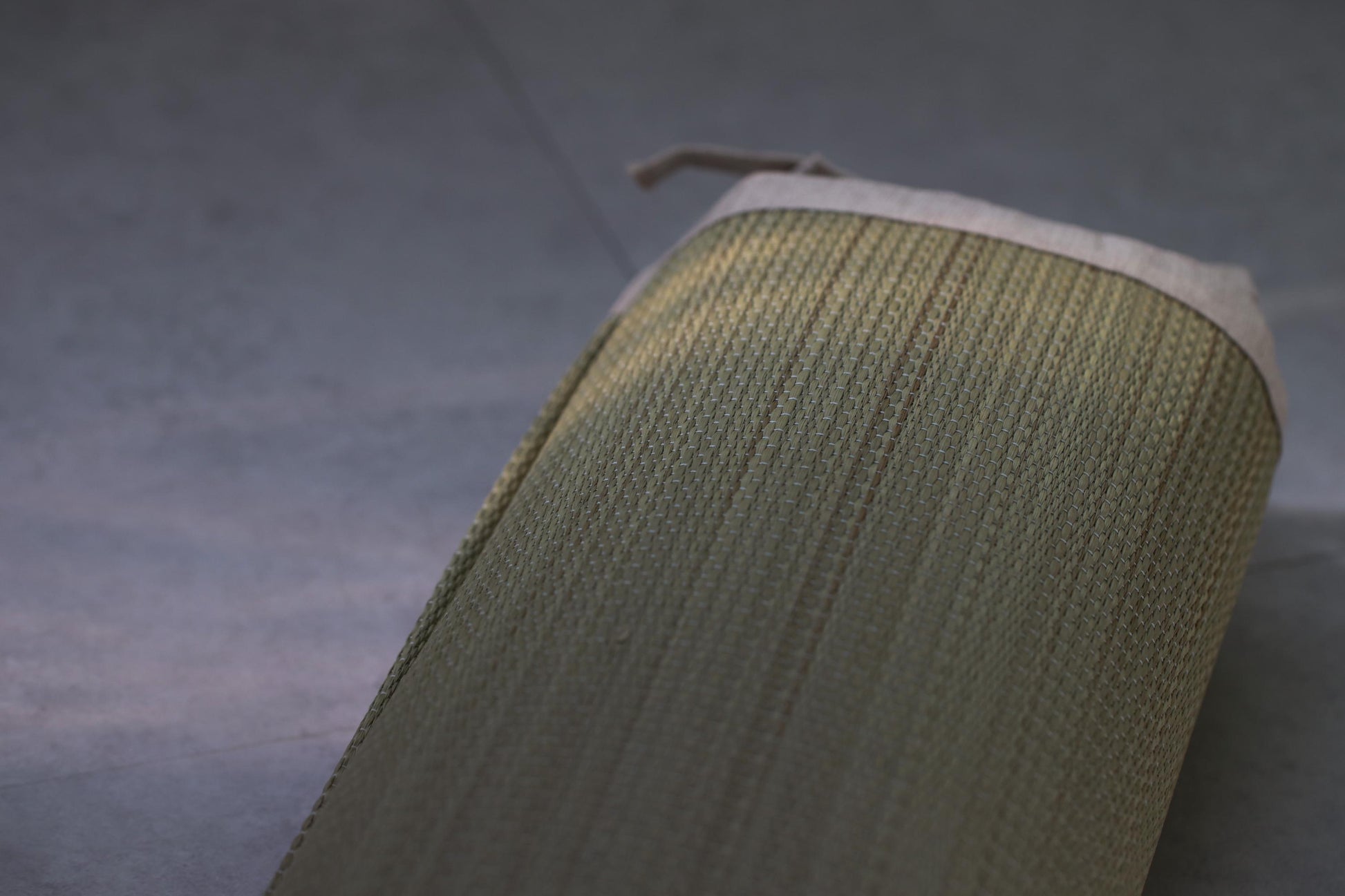 Japanese Igusa Bolster Pillow | Handwoven Tatami Neck Pillow | Adjustable Height | Natural Rush Grass | Made in Japan