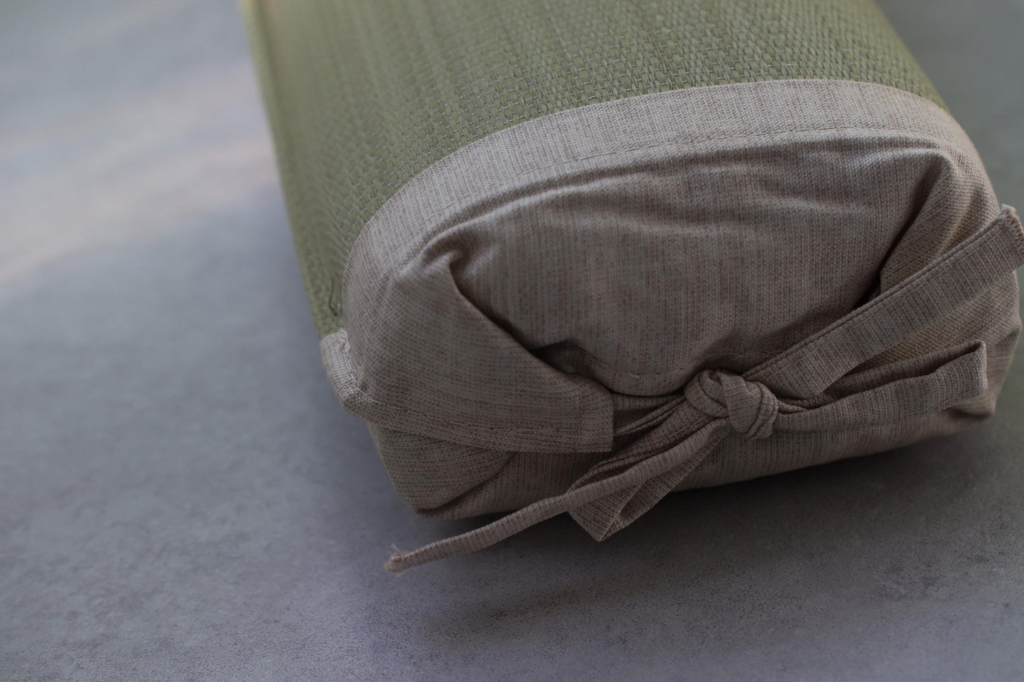 Japanese Igusa Bolster Pillow | Handwoven Tatami Neck Pillow | Adjustable Height | Natural Rush Grass | Made in Japan