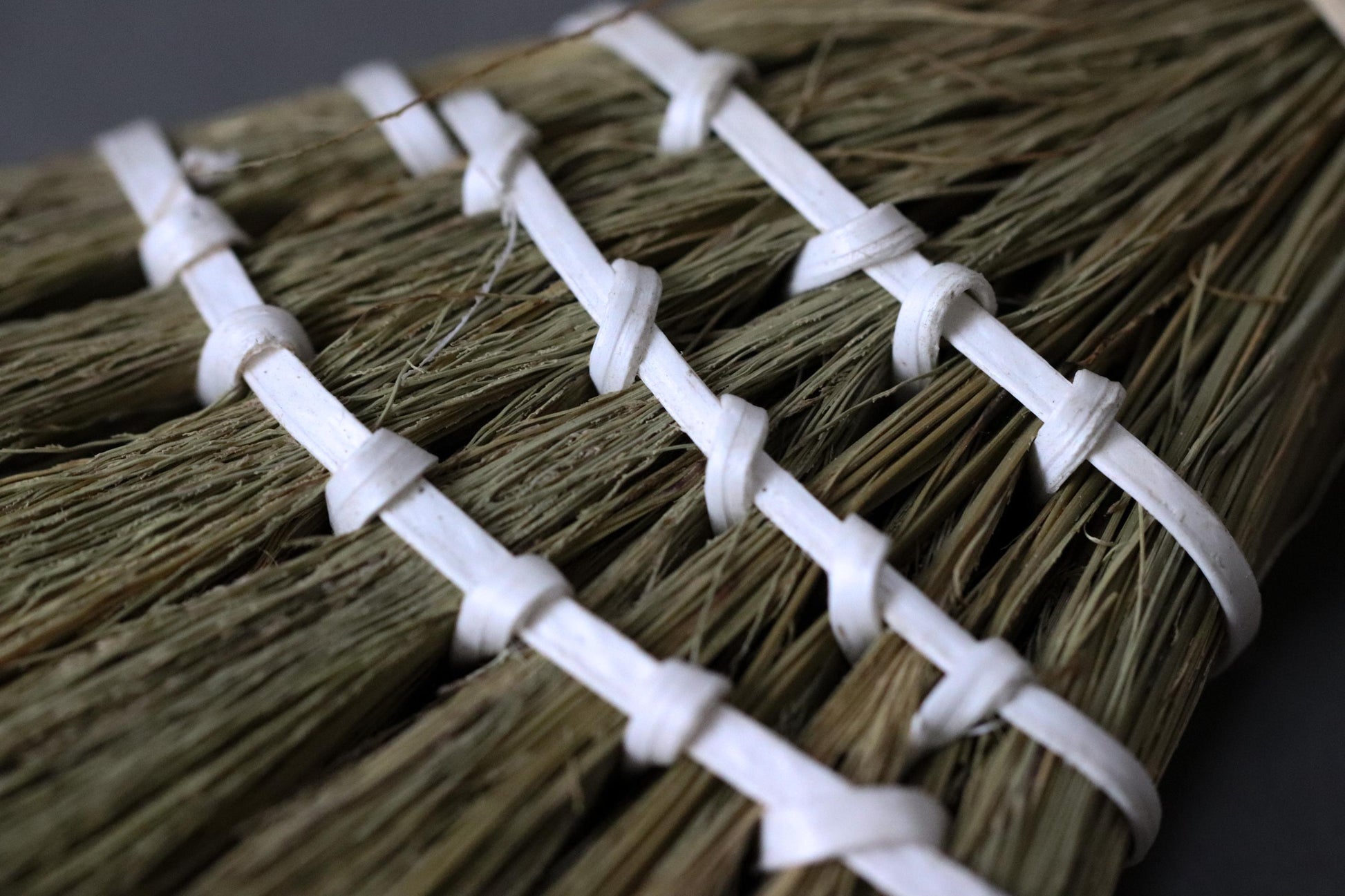 Japanese Igusa Grass Broom Natural Mini Hand Broom Kitchen Cleaning Tool Wabi Sabi Decor