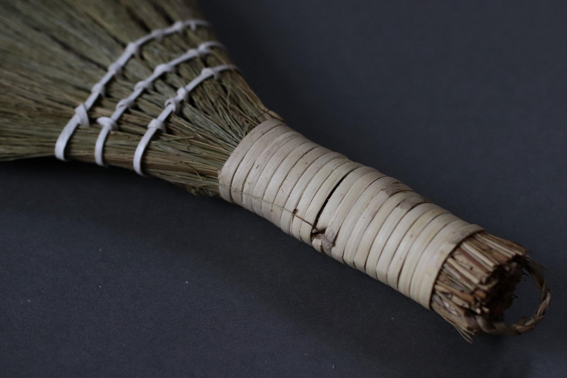 Japanese Igusa Grass Broom Natural Mini Hand Broom Kitchen Cleaning Tool Wabi Sabi Decor