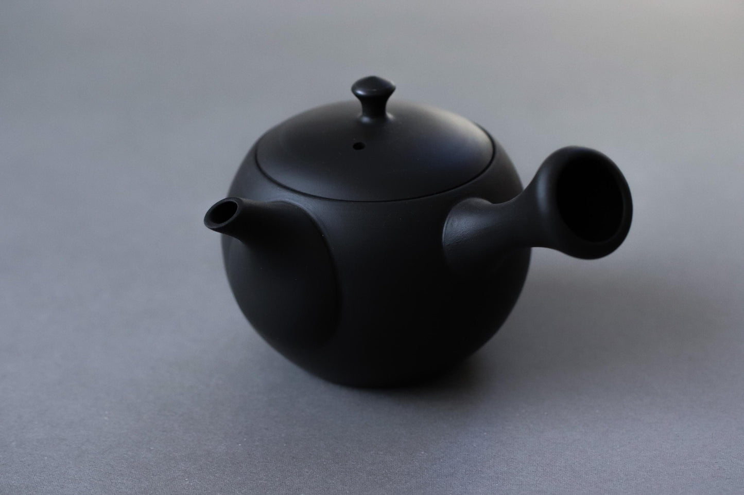 Tokoname Yaki Japanese Teapot | Handmade Black Kyusu with Ceramic Strainer | Traditional Pottery | Made in Japan