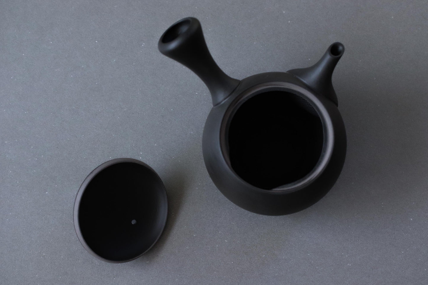 Tokoname Yaki Japanese Teapot | Handmade Black Kyusu with Ceramic Strainer | Traditional Pottery | Made in Japan