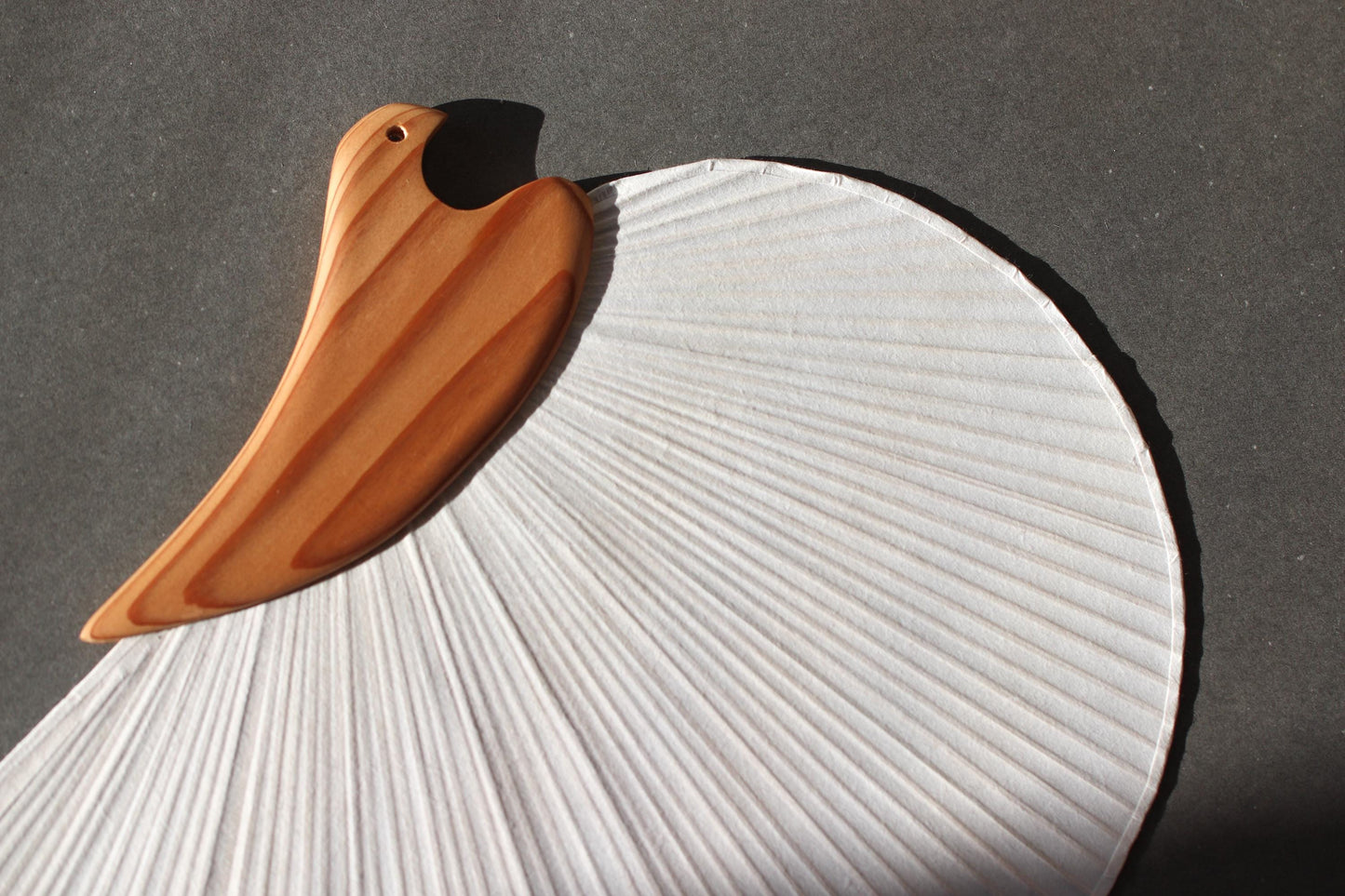 Handcrafted Edo-Style Miyako Uchiwa Fan – Chidori Shape | Fine Bamboo Ribs & Uchiyama Washi | Traditional Japanese Craft