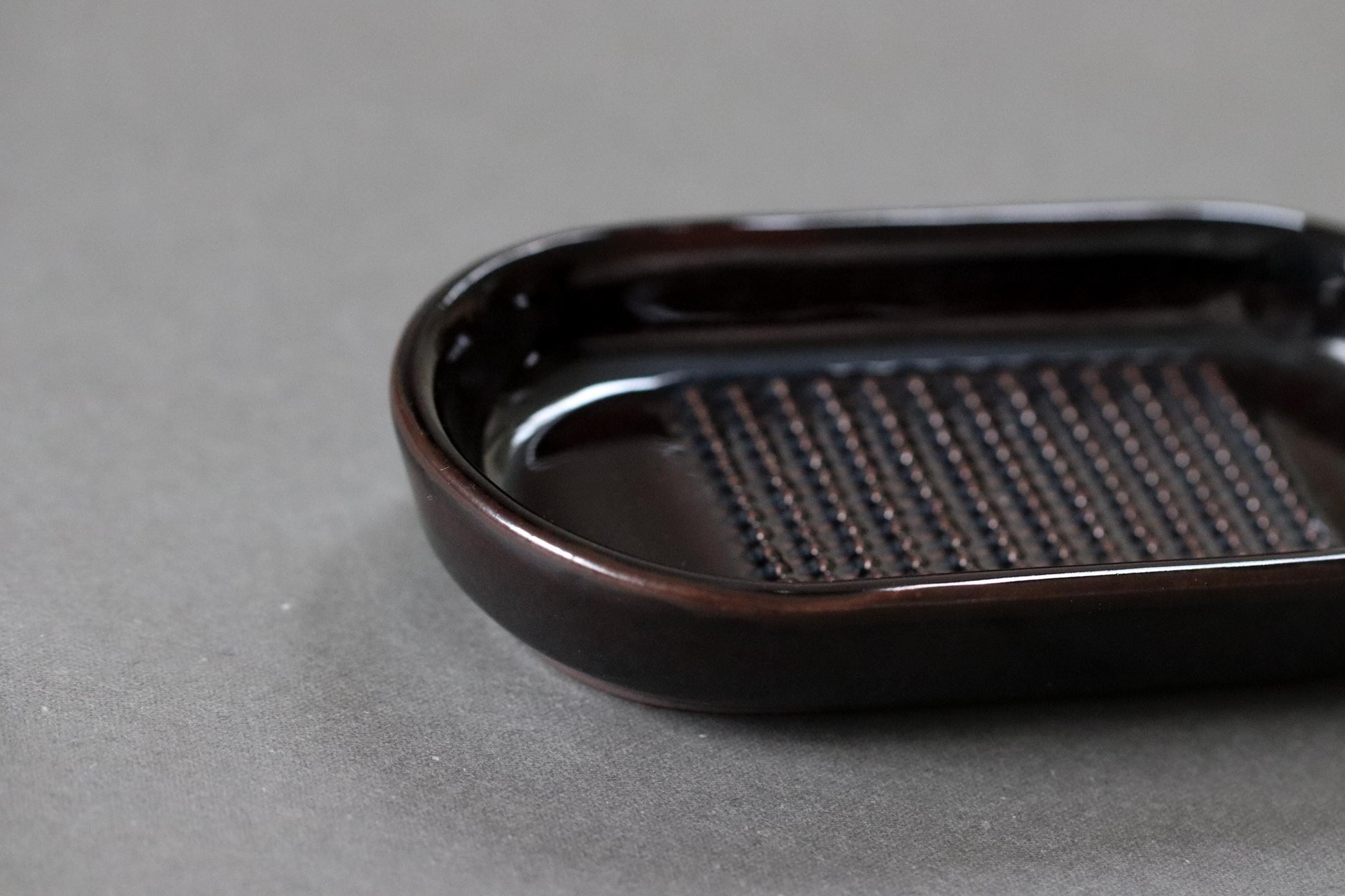 Japanese Ceramic Ginger Grater | Fiber-Reducing Oroshi, Banko Ware, Handmade Kitchen Tool from Japan