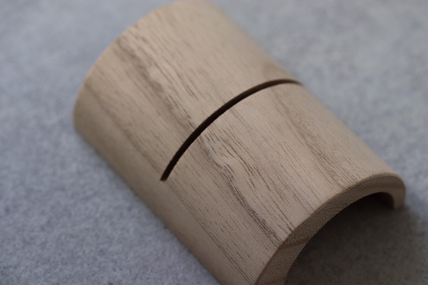Handcrafted Edo-Style Miyako Uchiwa Fan – Chidori Shape | Fine Bamboo Ribs & Uchiyama Washi | Traditional Japanese Craft