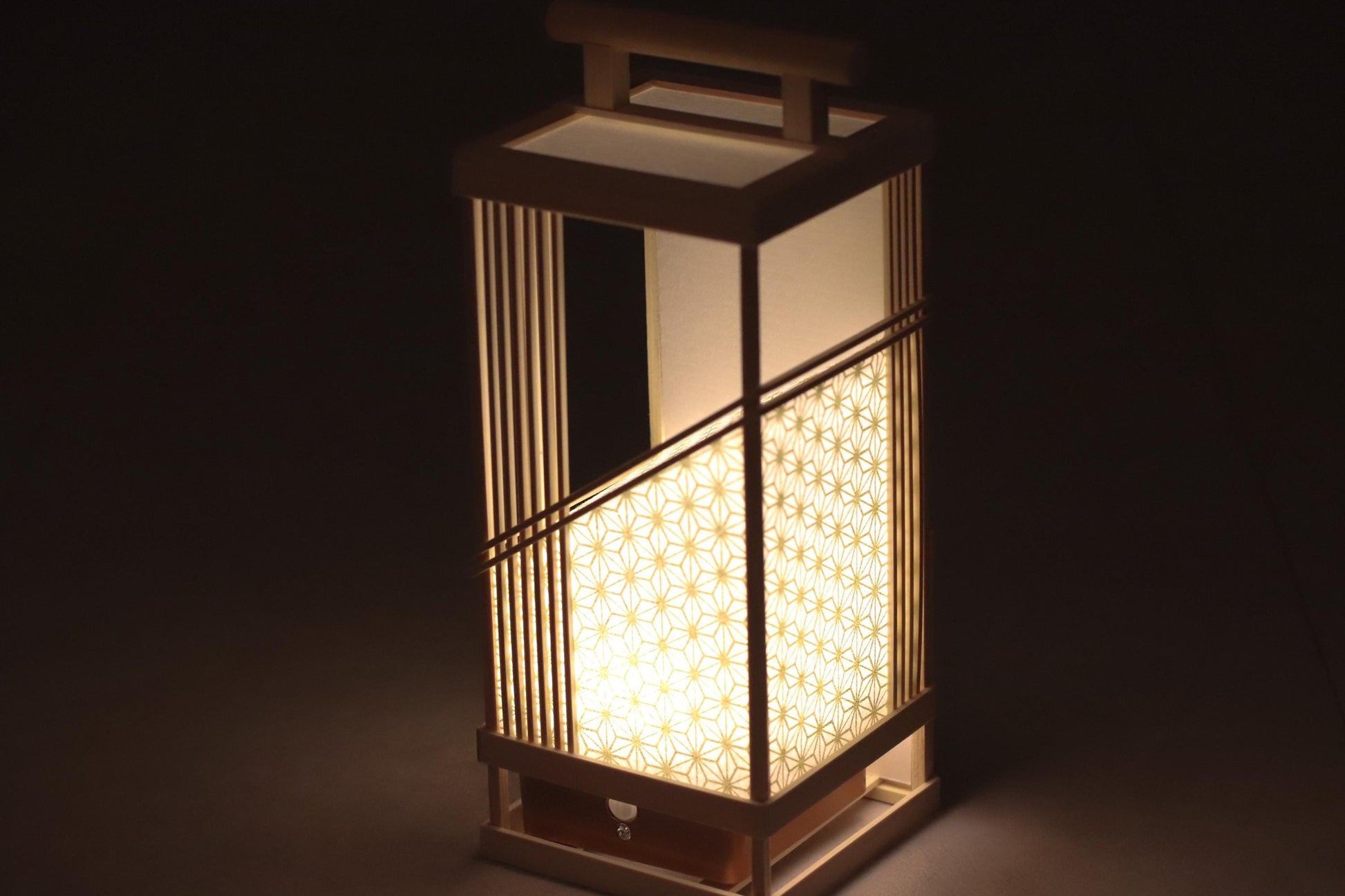 Japanese Asanoha Lantern – Handmade Hinoki & Washi Table Lamp | LED Sensor Light | Wabi-Sabi Japanese Decor