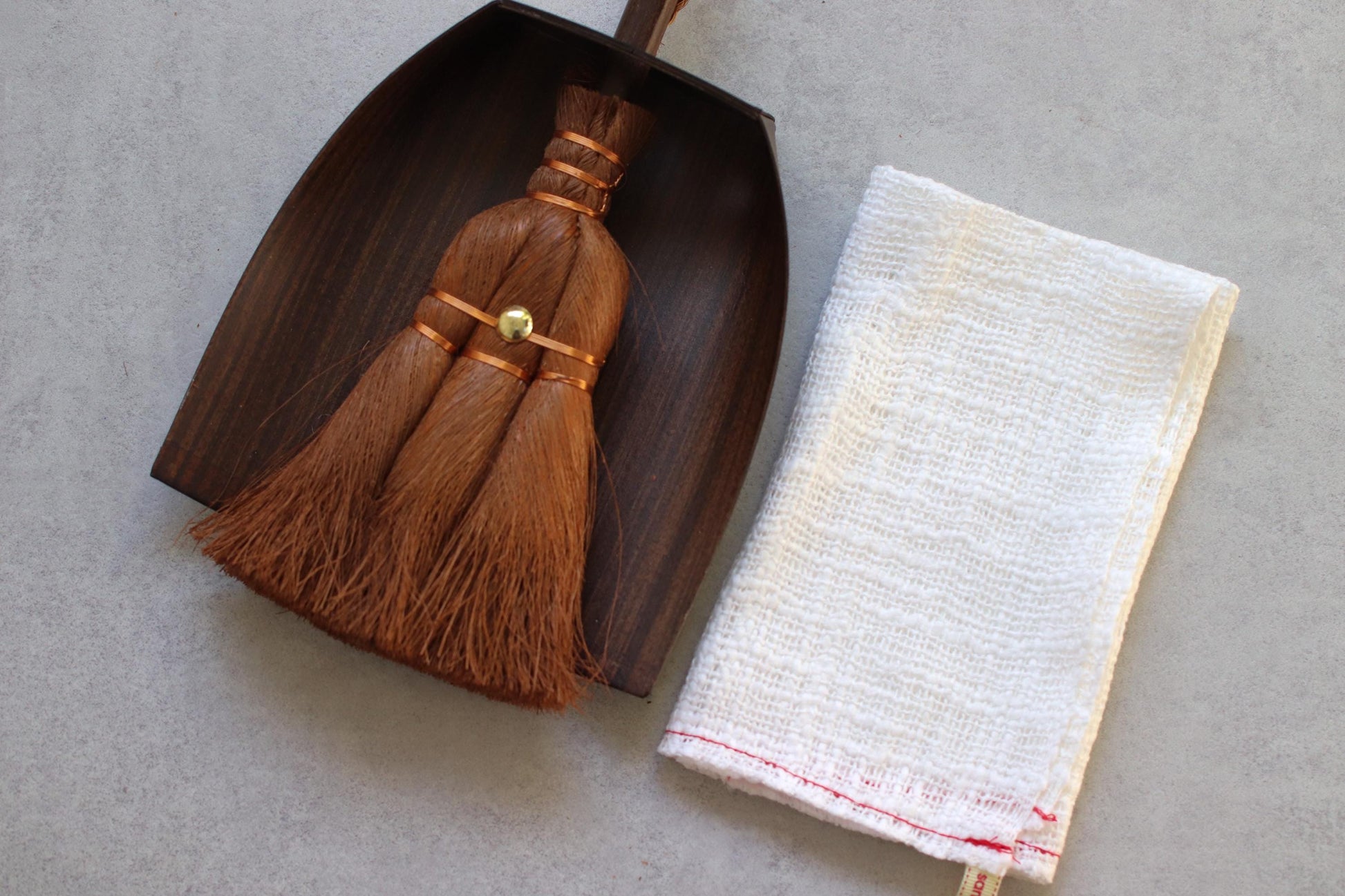 Japanese Natural Cleaning Set | Handmade Palm Broom, Persimmon Tannin Dustpan & Cotton Cleaning Cloth | Made in Japan