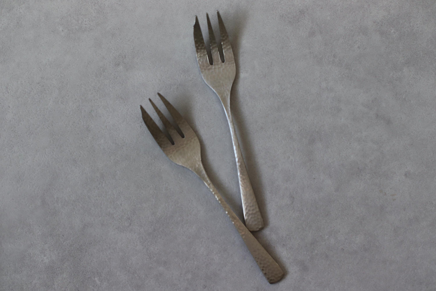 Japanese Hammered Dinner Fork | Stainless Steel Fork | Made in Japan Tsubame-Sanjo | Wabi Sabi Minimal Cutlery