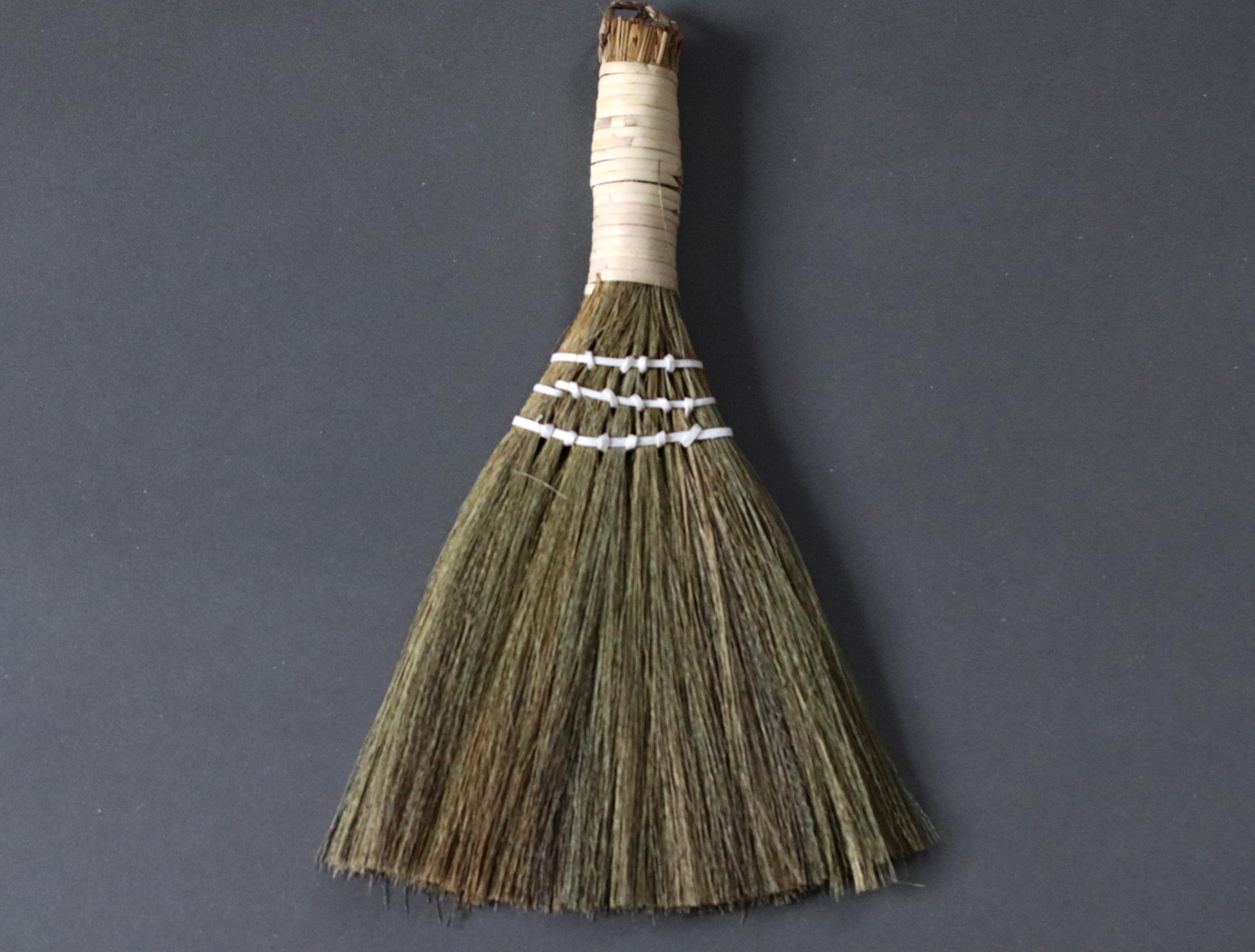Japanese Igusa Grass Broom Natural Mini Hand Broom Kitchen Cleaning Tool Wabi Sabi Decor