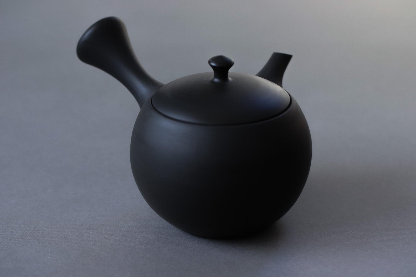 Tokoname Yaki Japanese Teapot | Handmade Black Kyusu with Ceramic Strainer | Traditional Pottery | Made in Japan