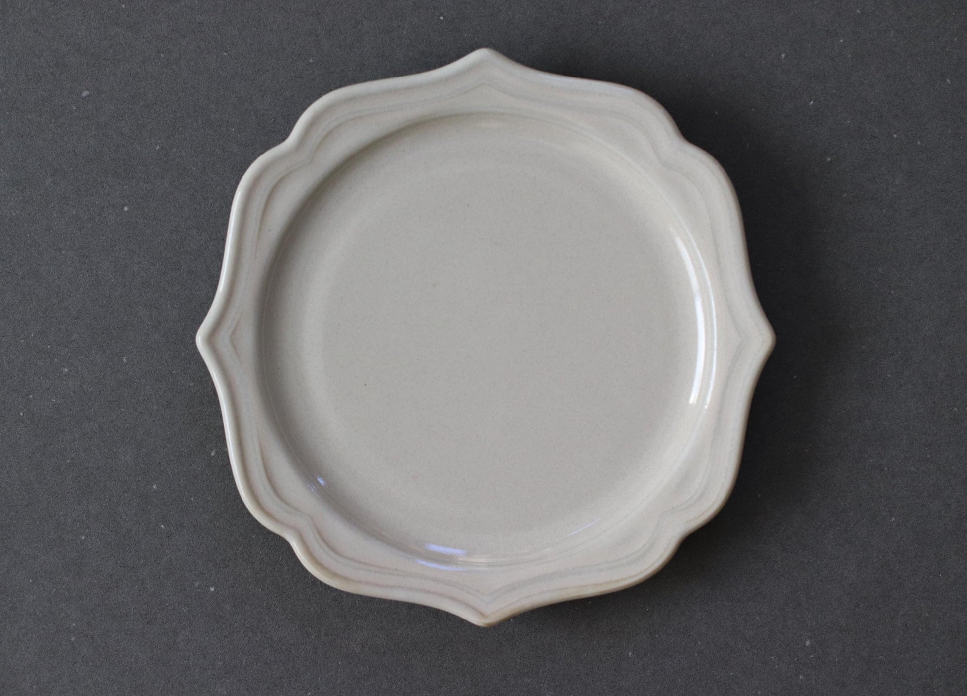 Japanese Mino Ware Scalloped White Porcelain Plate 11.8cm | Handmade Style Small Dessert Plate | Made in Japan