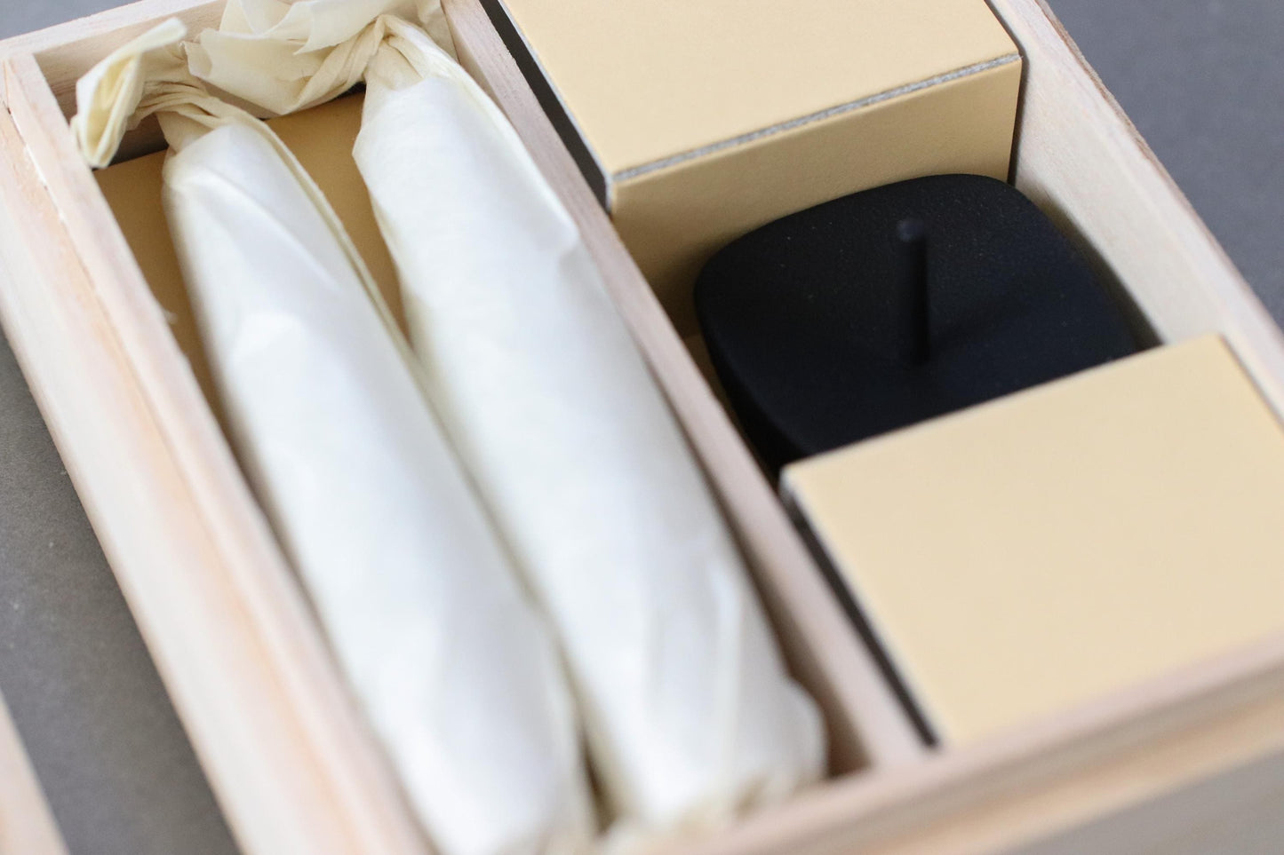 Japanese Warosoku Candle Gift Set with Nambu Iron Candle Holder in Paulownia Box – Natural Plant Wax, Made in Japan