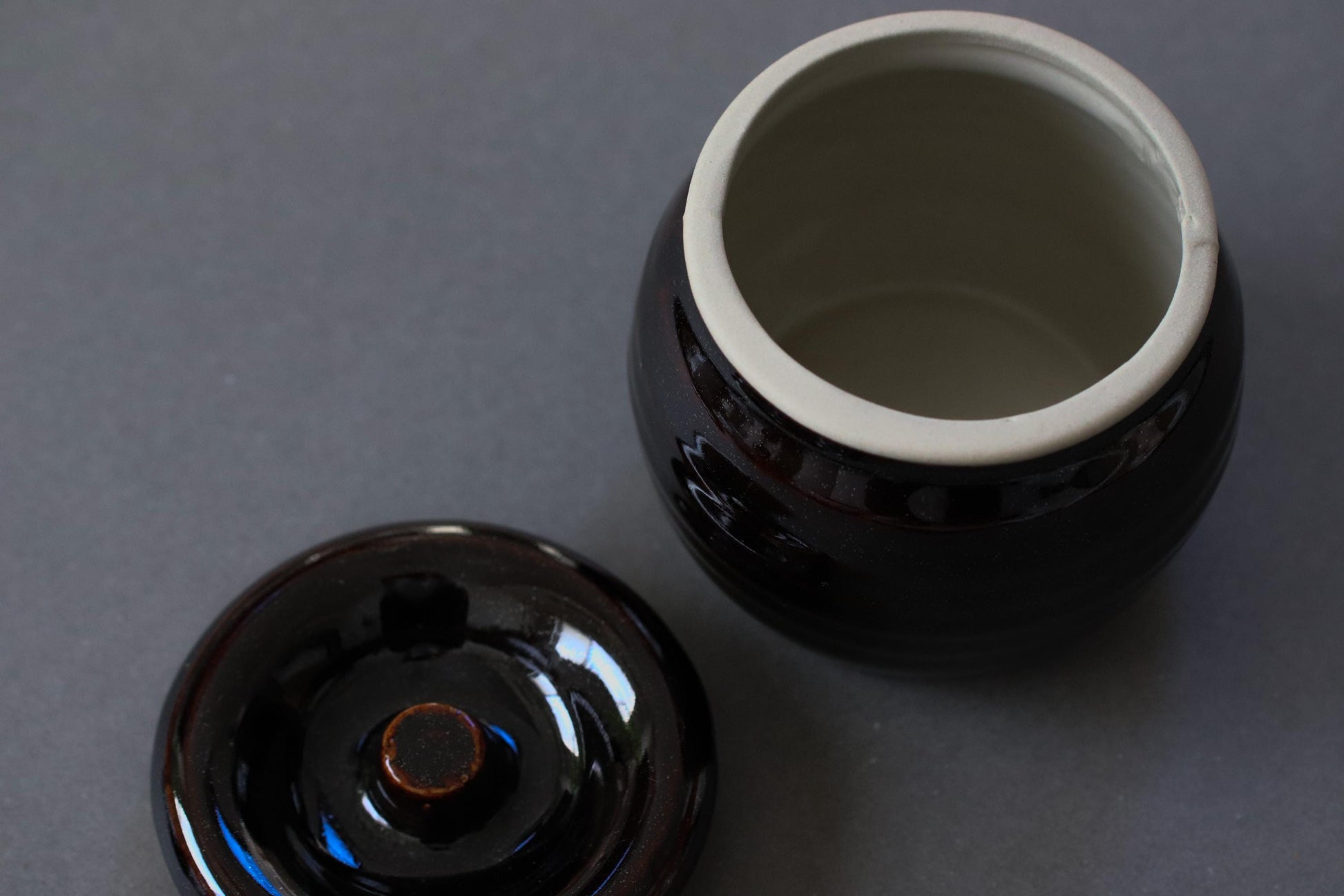 Japanese Ceramic Storage Jar 360 ml– Black Glaze | Handmade by 13th-Generation Tajimi Kiln | Pickle Jar | Traditional Japanese Pottery