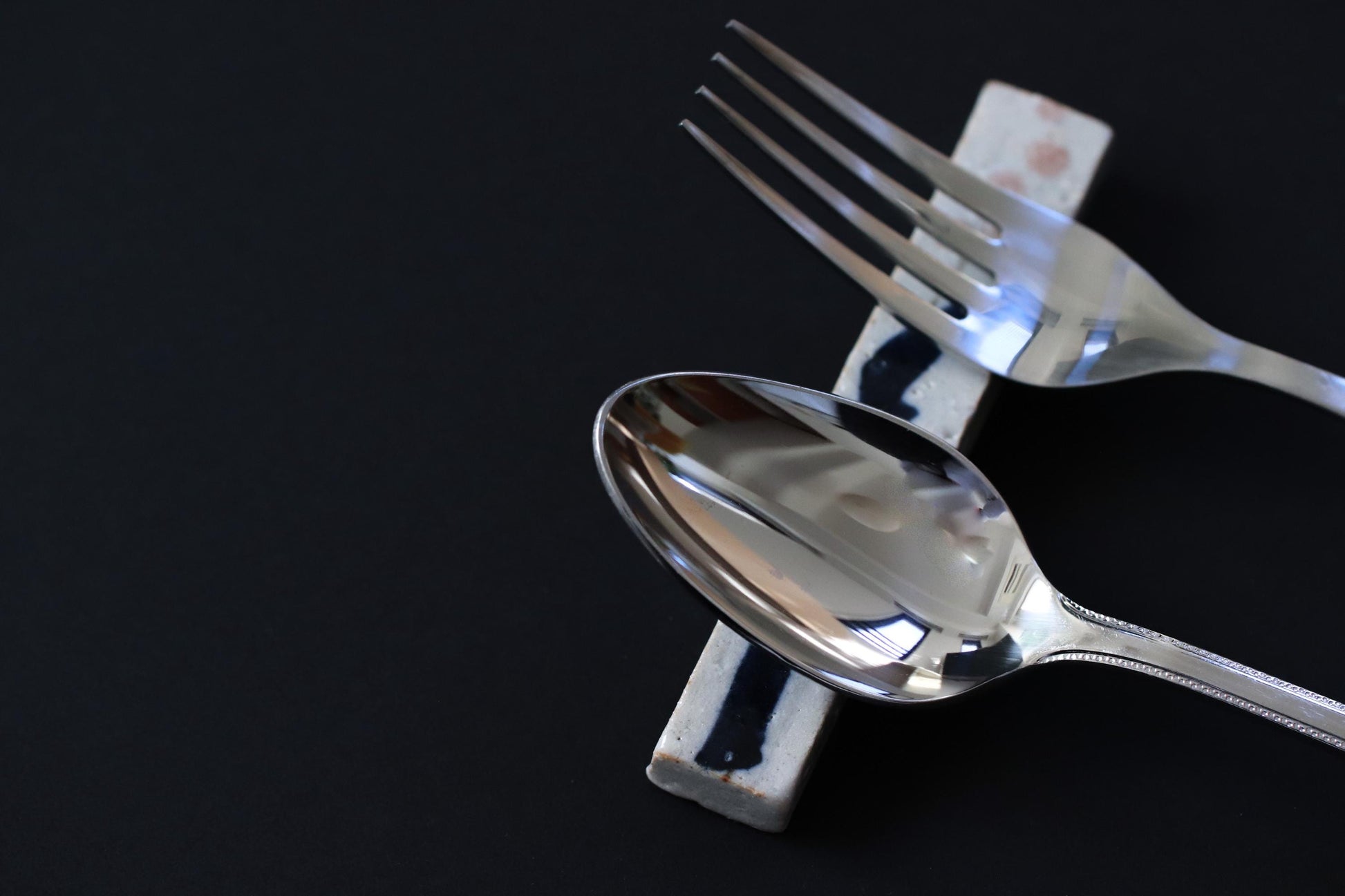Japanese Ceramic Cutlery Rest | Handmade Studio Pottery from Japan | Minimalist Tableware, Long Rectangular Utensil Rest
