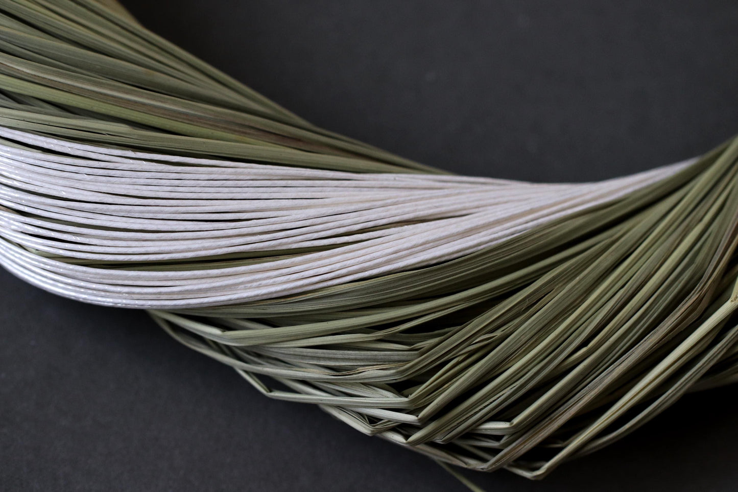Minimal Shimenawa Wreath with Mizuhiki Ribbon | Japanese Igusa Water Reed Ring | Natural Wabi Sabi Wall Decor | Handmade Door Wreath φ20cm