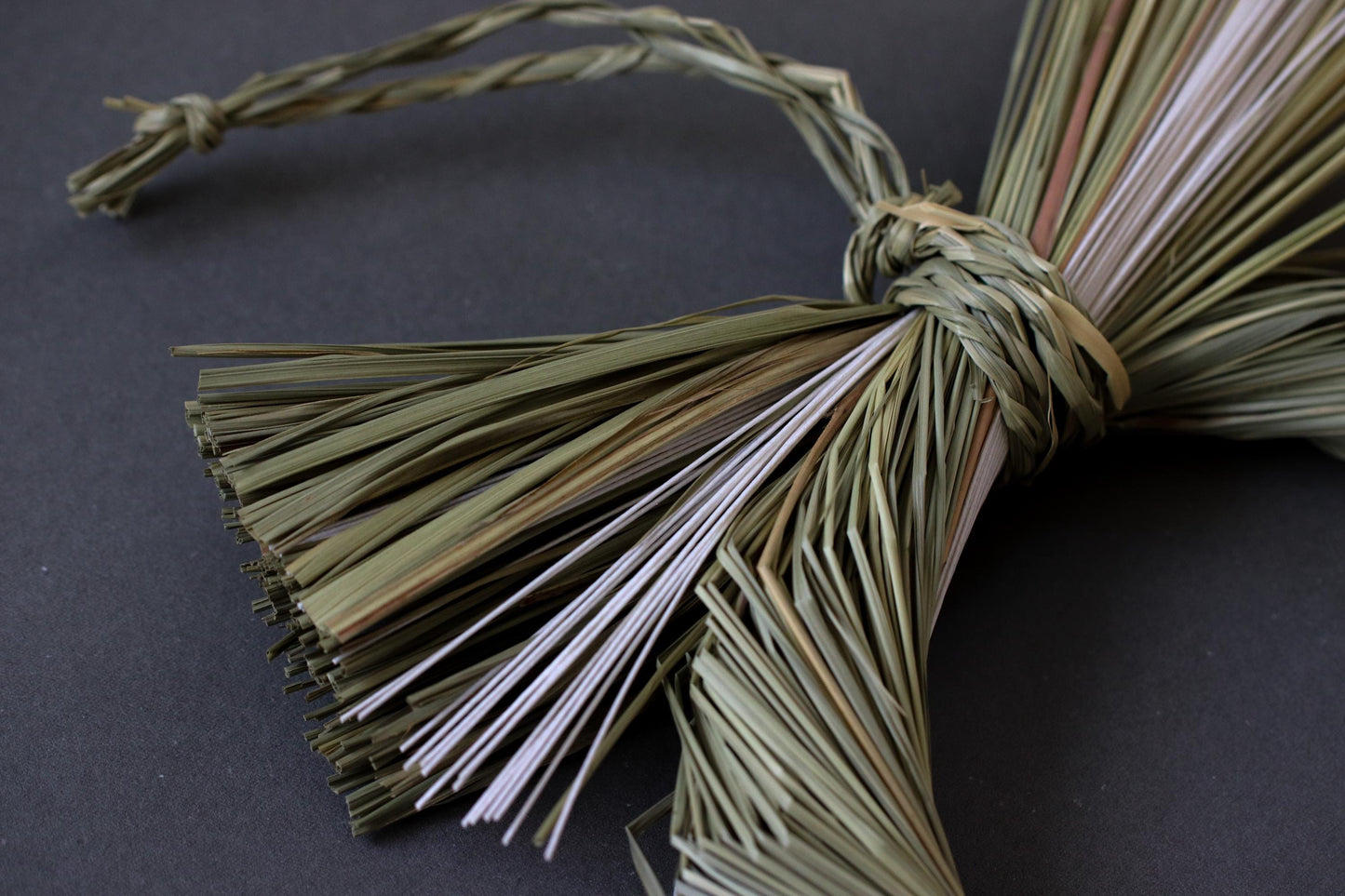 Minimal Shimenawa Wreath with Mizuhiki Ribbon | Japanese Igusa Water Reed Ring | Natural Wabi Sabi Wall Decor | Handmade Door Wreath φ20cm