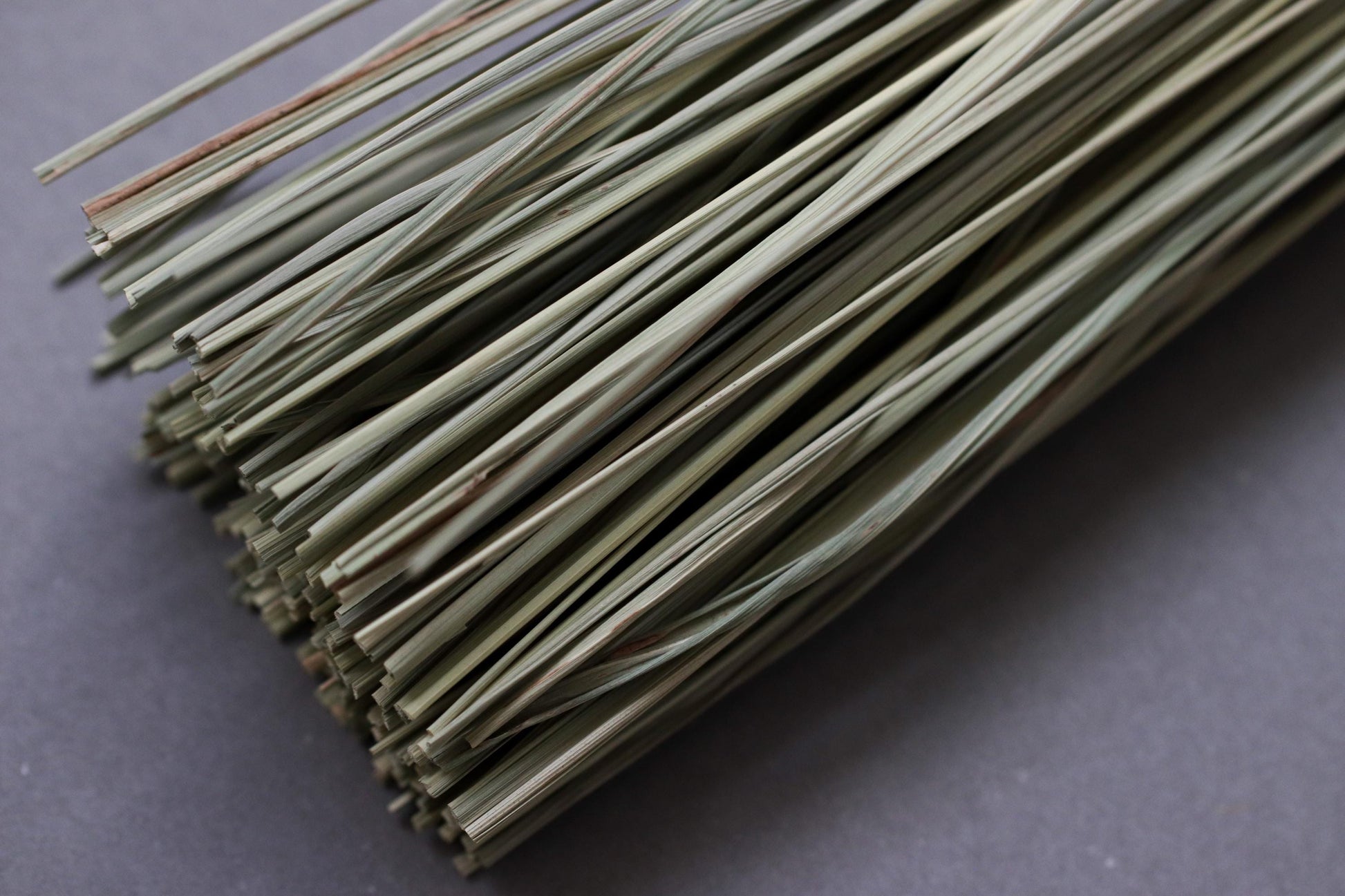 Japanese Shimenawa Wall Hanging | Igusa Straw Decoration | Handmade Shinto Sacred Rope Decor | Minimal Japanese Door Ornament | 45cm