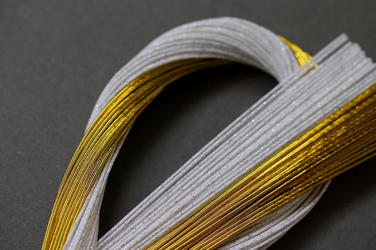 Mizuhiki Ornament “Mutsuki” (34cm) | Handmade Japanese Knot Decoration | White & Gold