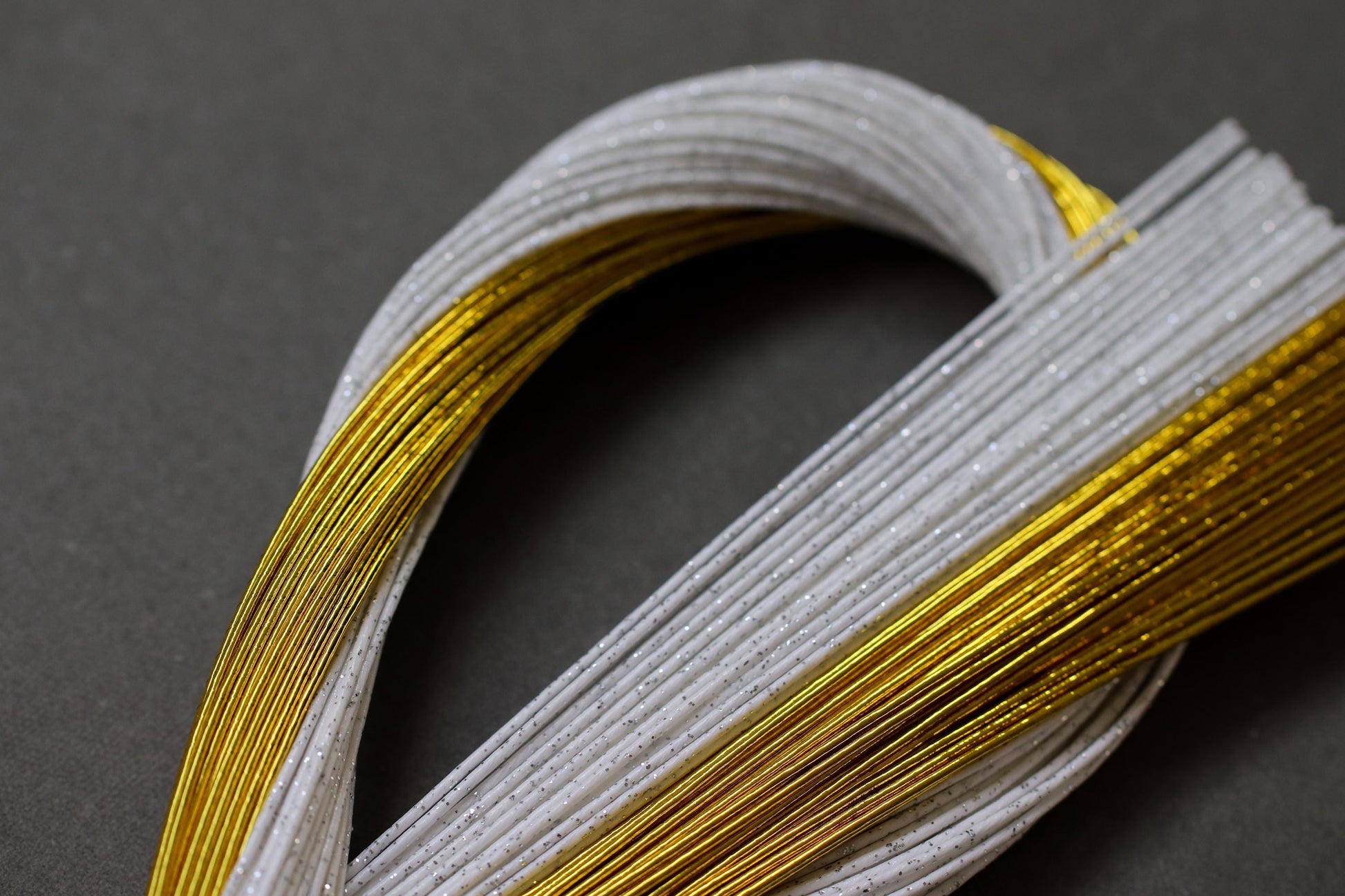 Mizuhiki Ornament “Mutsuki” (34cm) | Handmade Japanese Knot Decoration | White & Gold
