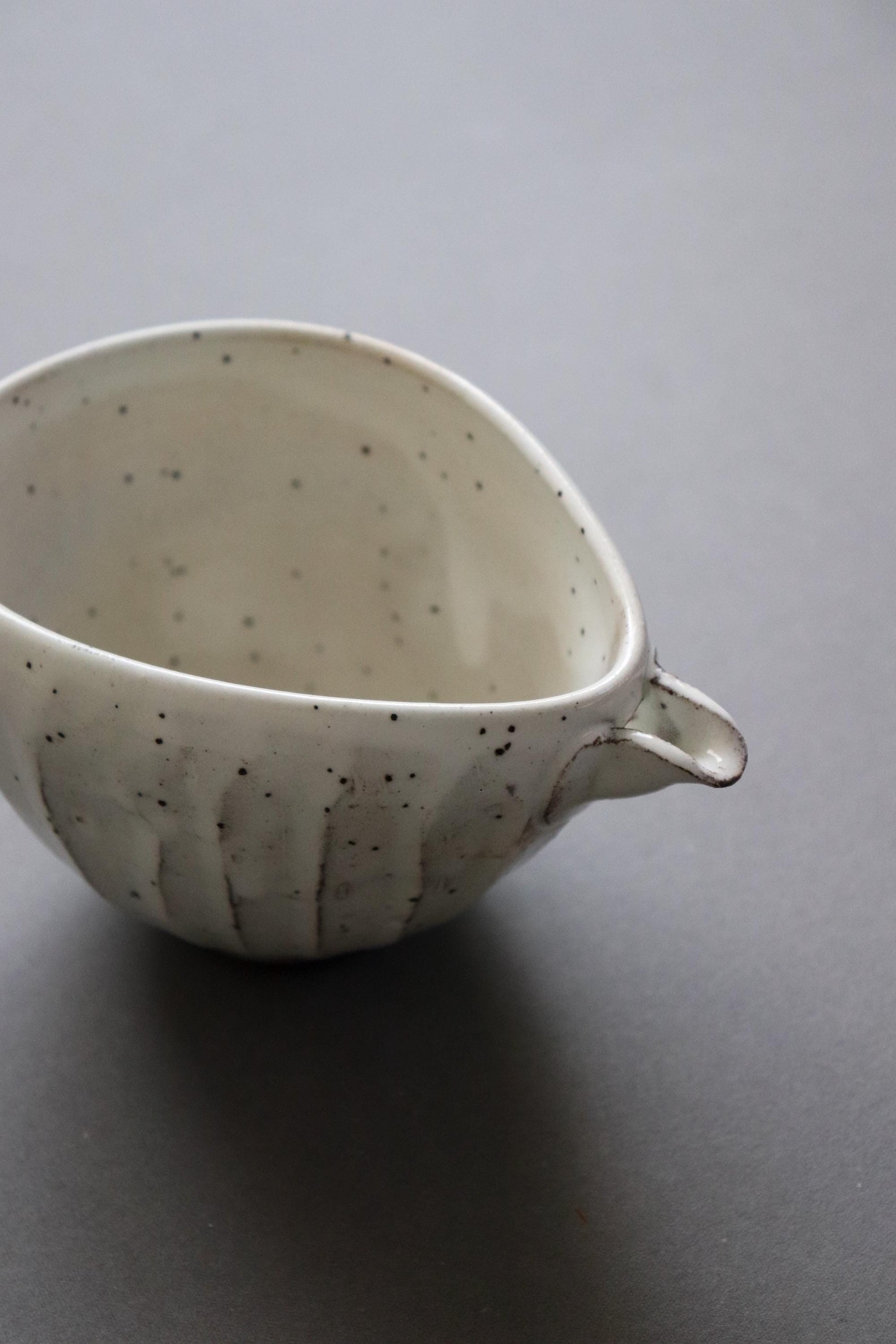 Handmade Japanese Tokkuri Sake Carafe | Kohiki White Ceramic Bottle | One of a Kind Pottery | Wabi Sabi Tableware | 280ml