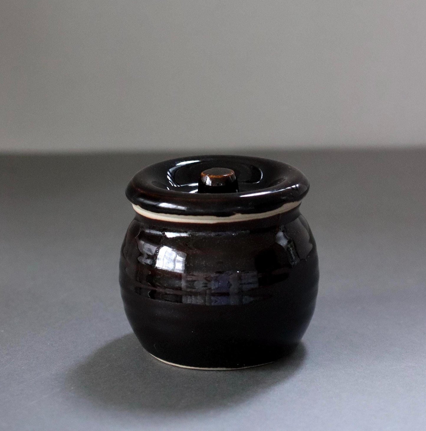 Japanese Ceramic Storage Jar 360 ml– Black Glaze | Handmade by 13th-Generation Tajimi Kiln | Pickle Jar | Traditional Japanese Pottery