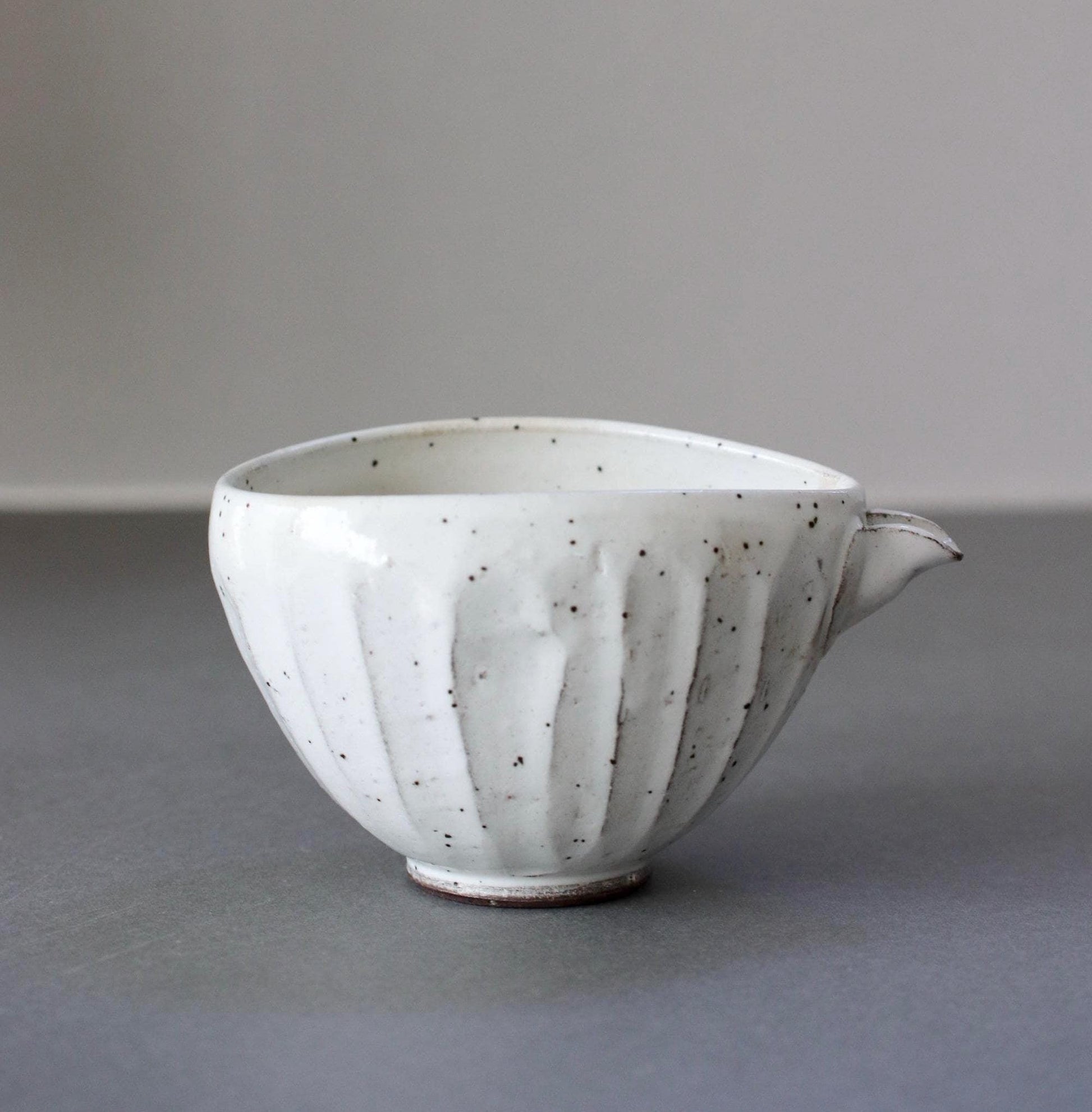 Handmade Japanese Tokkuri Sake Carafe | Kohiki White Ceramic Bottle | One of a Kind Pottery | Wabi Sabi Tableware | 280ml