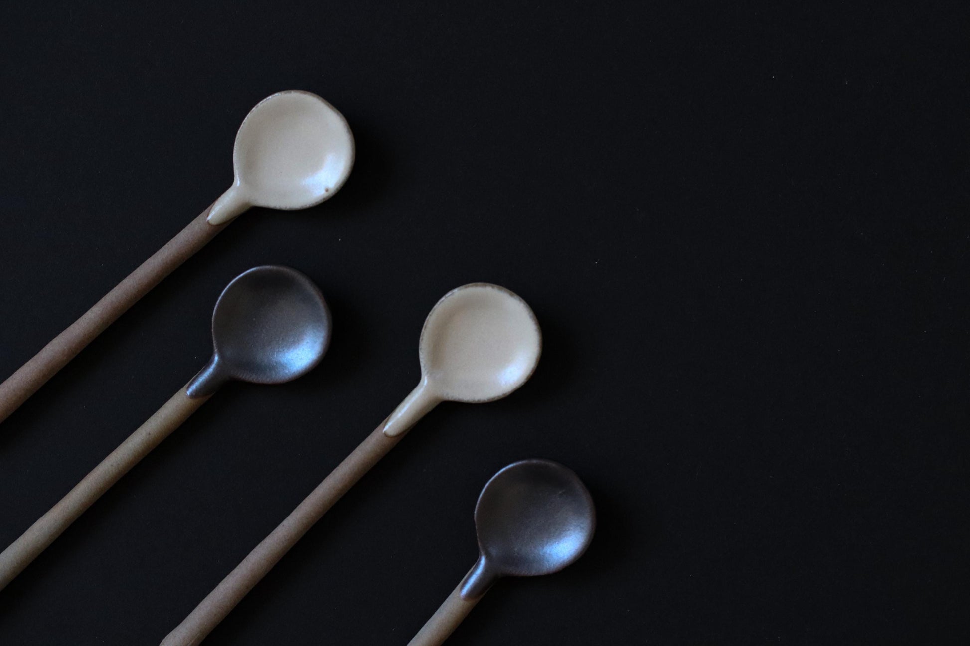 Japanese Pottery Spoon | Mino Ware Ceramic Tea Spoon | Handmade Style | Black / White | Minimal Japanese Tableware