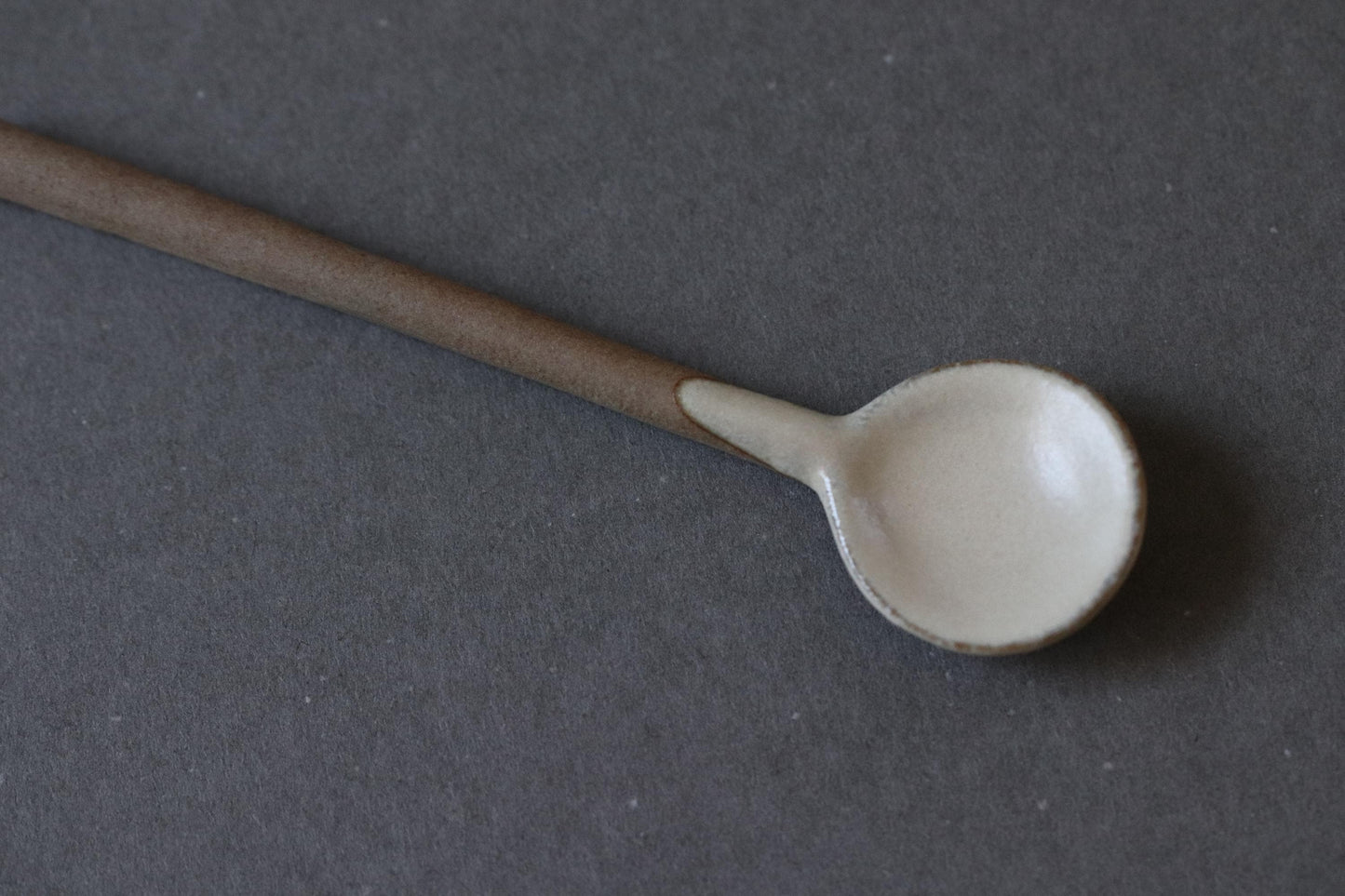 Japanese Pottery Spoon | Mino Ware Ceramic Tea Spoon | Handmade Style | Black / White | Minimal Japanese Tableware