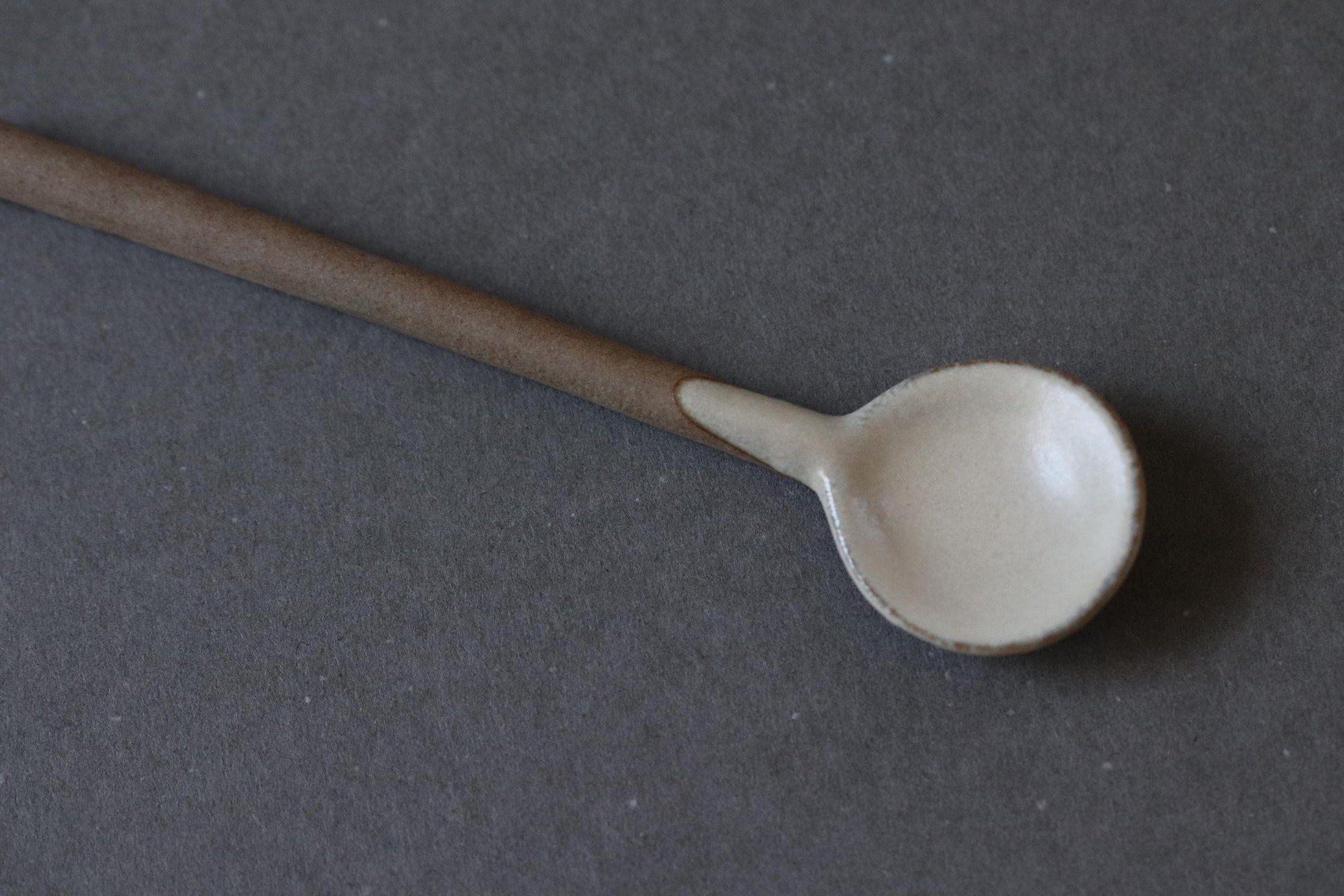 Japanese Pottery Spoon | Mino Ware Ceramic Tea Spoon | Handmade Style | Black / White | Minimal Japanese Tableware