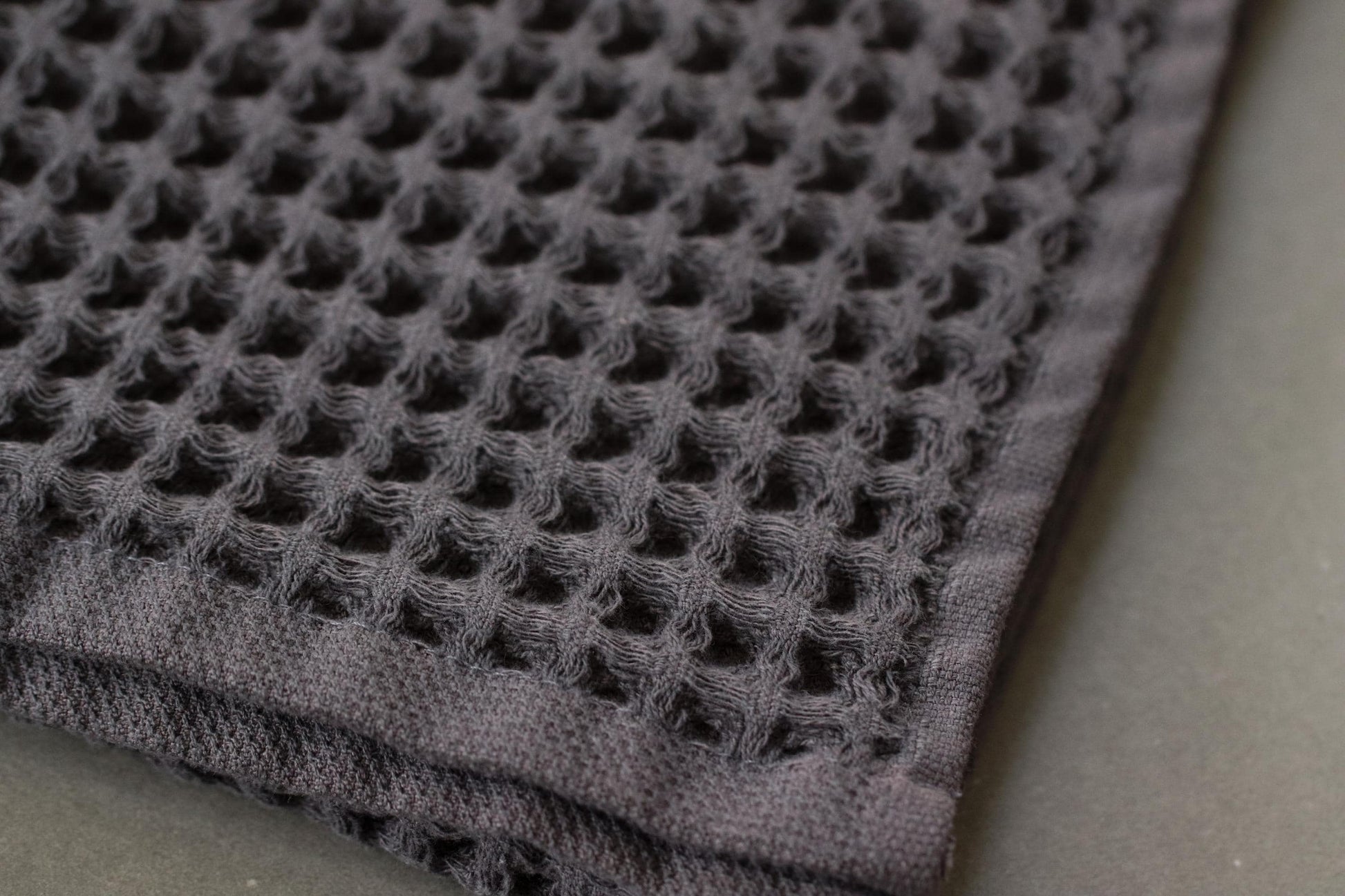 Just-U Turkish Cotton Slim Bath Towel (charcoal) | Imabari Craft Waffle Towel | Soft & Absorbent | Sauna, Gym, Travel