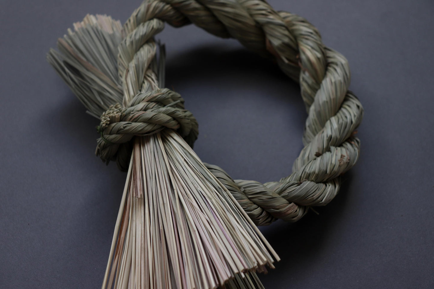 Japanese Shimenawa Wall Hanging | Igusa Straw Decoration | Handmade Shinto Sacred Rope Decor | Minimal Japanese Door Ornament | 45cm