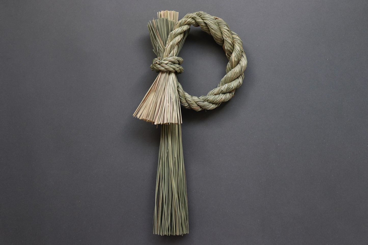 Japanese Shimenawa Wall Hanging | Igusa Straw Decoration | Handmade Shinto Sacred Rope Decor | Minimal Japanese Door Ornament | 45cm