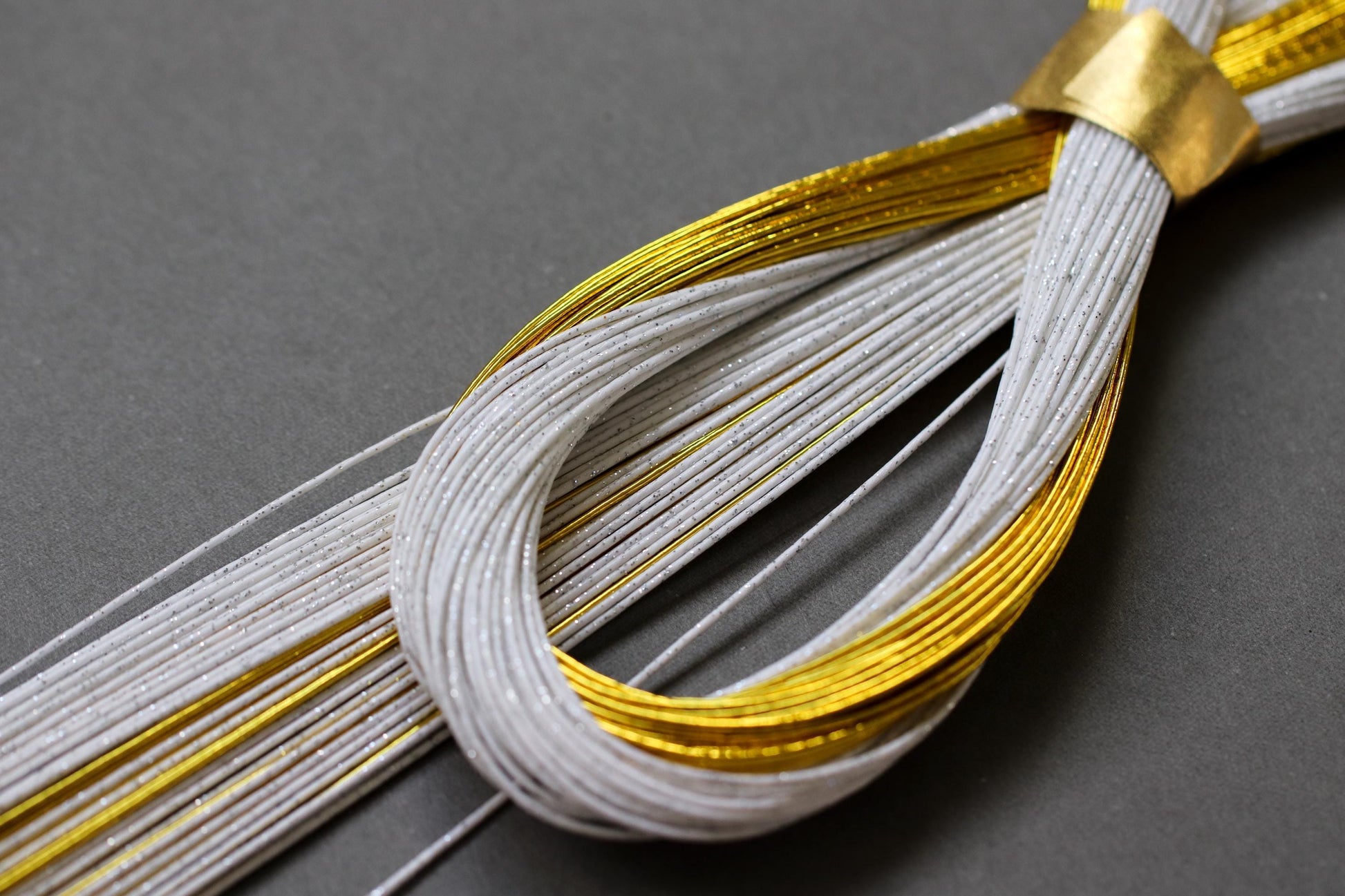 Mizuhiki Ornament “Mutsuki” (34cm) | Handmade Japanese Knot Decoration | White & Gold