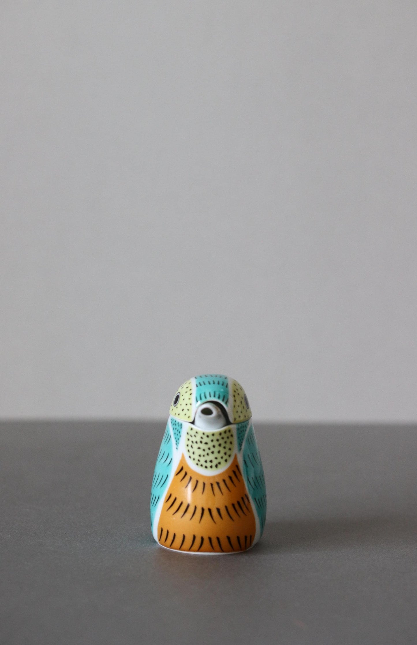 Kingfisher Soy Sauce Dispenser 80ml, Drip-Free Arita Ware Japanese Porcelain, Cute Bird Shoyu Pourer, Condiment Pitcher, Made in Japan Gift