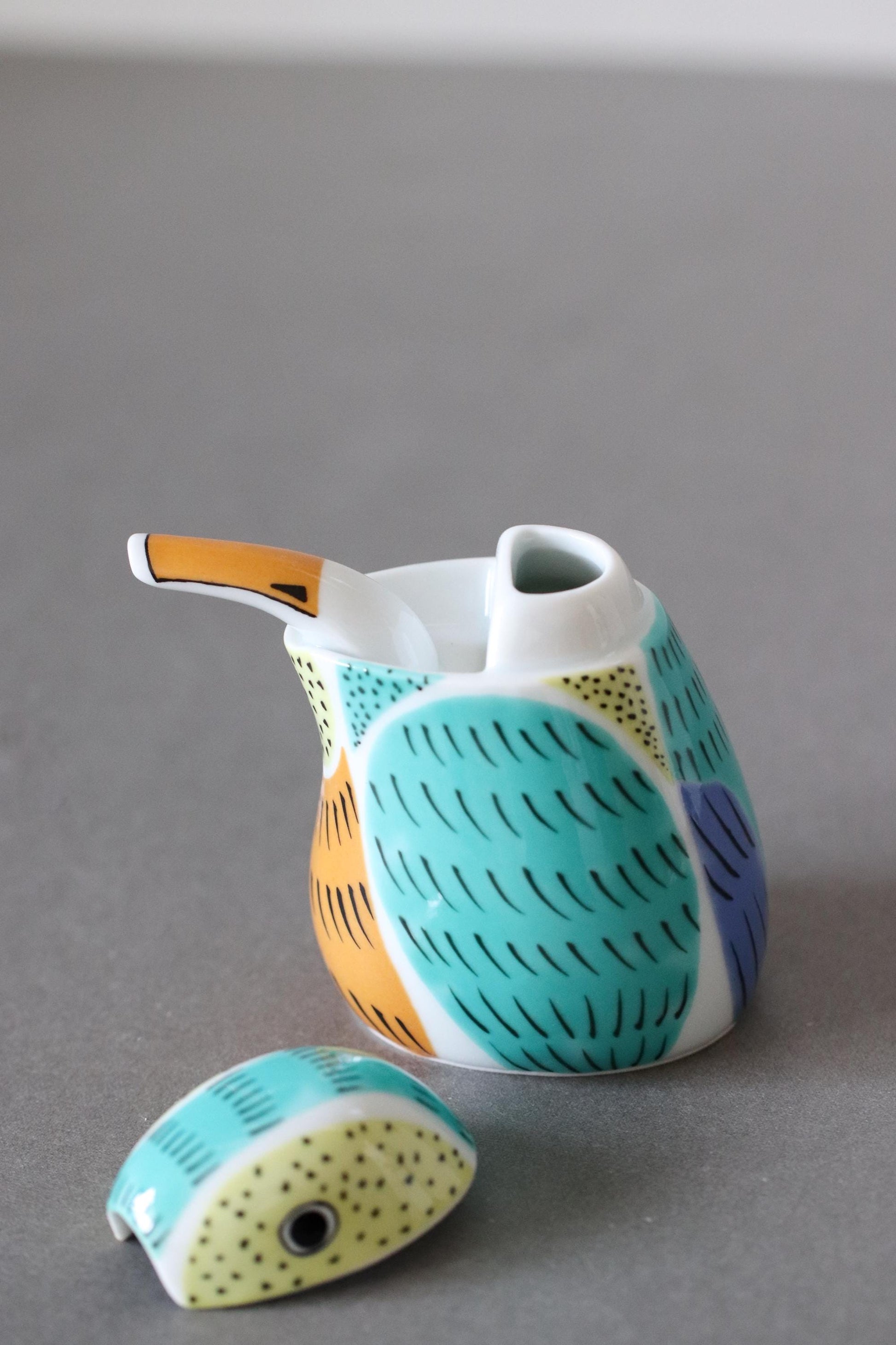 Kingfisher Soy Sauce Dispenser 80ml, Drip-Free Arita Ware Japanese Porcelain, Cute Bird Shoyu Pourer, Condiment Pitcher, Made in Japan Gift