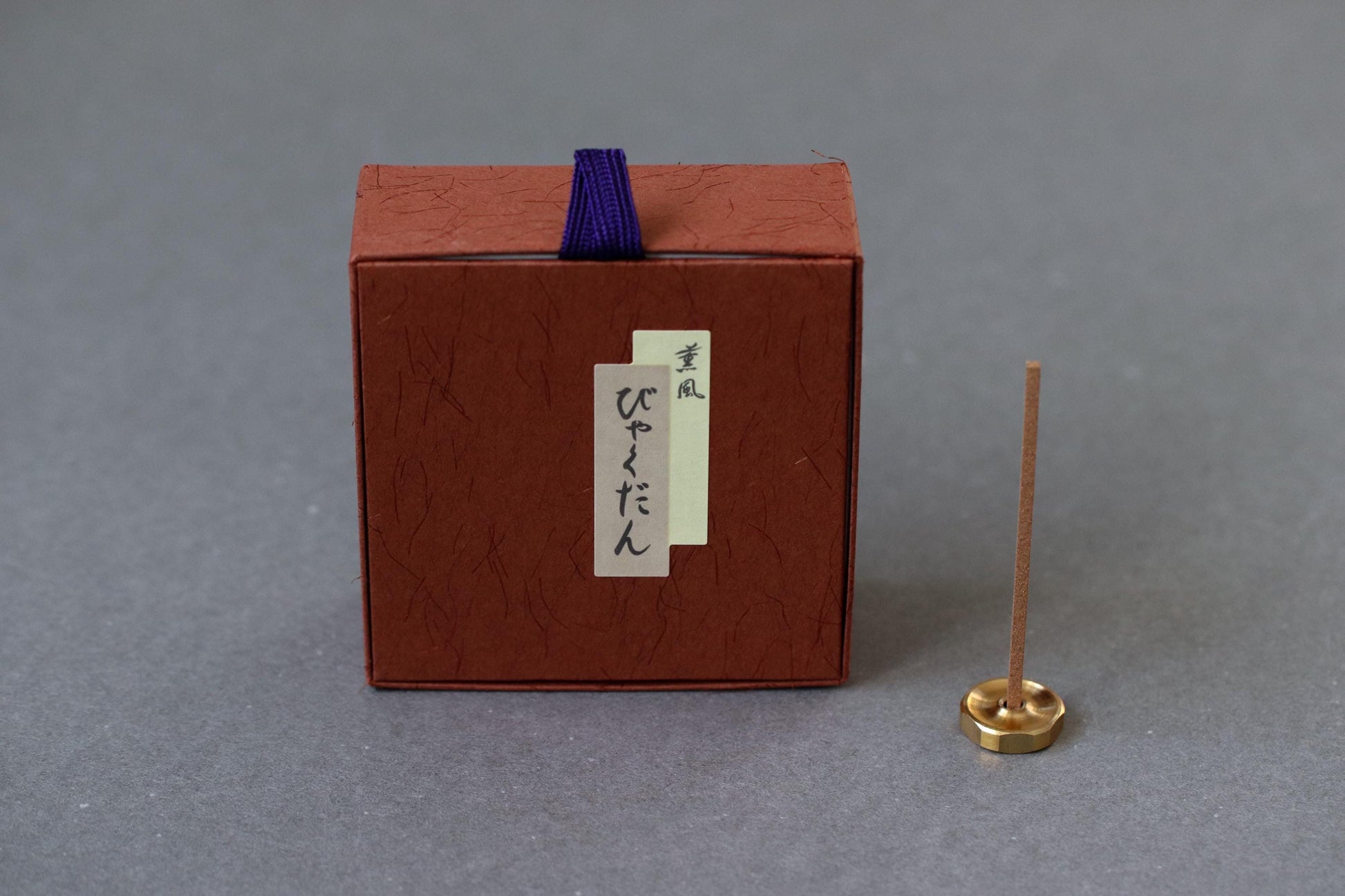Minorie Incense “Kunpu Byakudan” Sandalwood | Japanese Incense Sticks 60 | Natural Pure Scent | Includes Holder | Meditation Ritual Gift