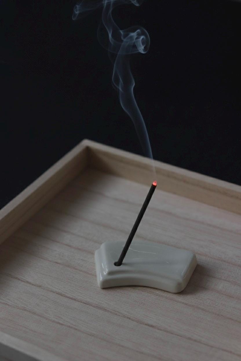 Japanese Agarwood Incense Sticks “Yukinoshita” | Kamakura Samurai Inspired | Kito Tenkundo | 30 Sticks + Holder | Traditional Japan Gift