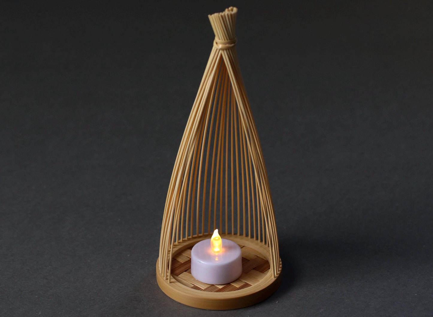 Suruga Bamboo Sculpture Lantern “Shinsetsu” — Traditional Japanese Craft, Fine Bamboo Art, Minimalist LED Candle Holder, Made in Japan
