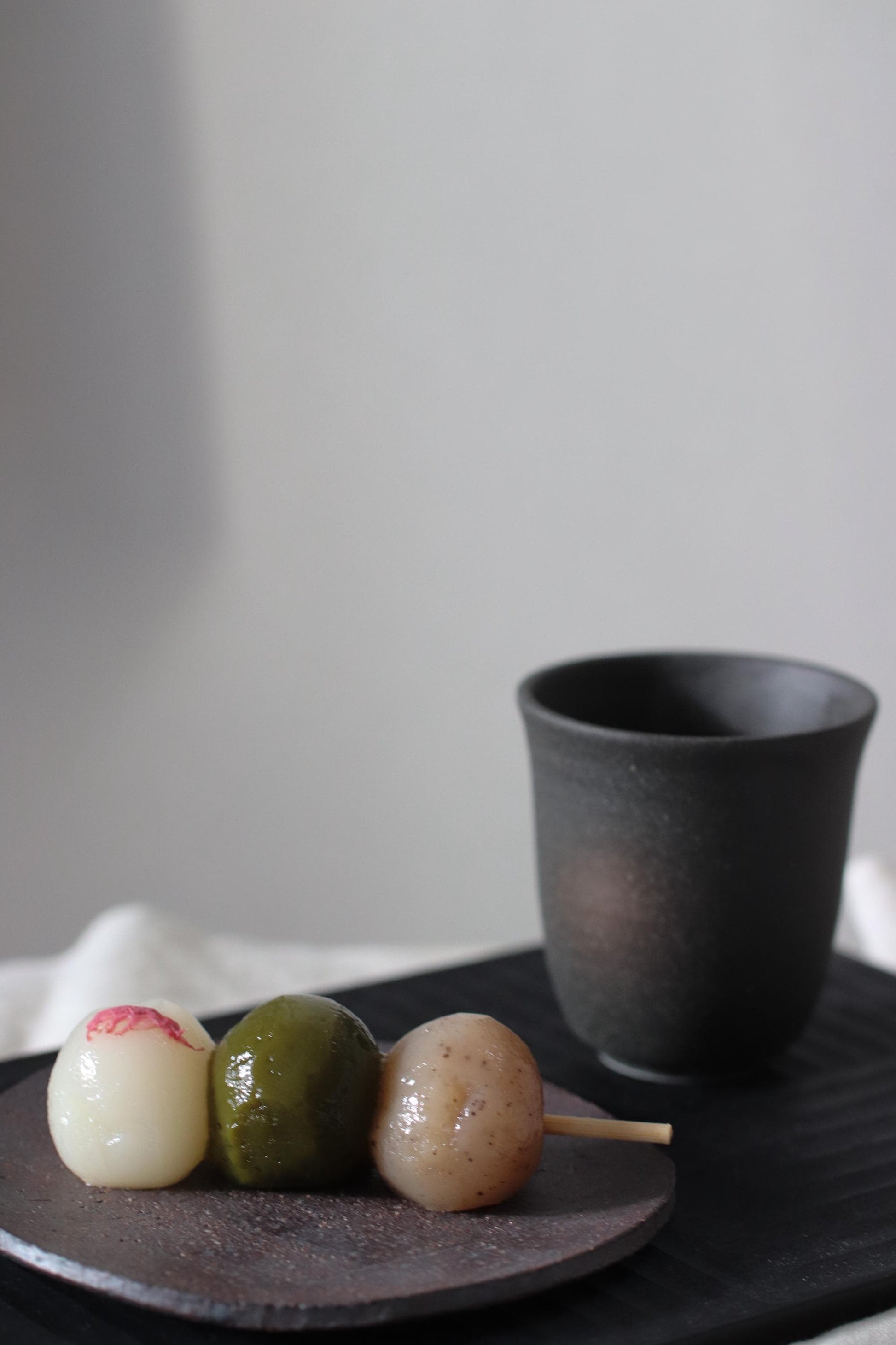 Black Bizen Yunomi Tea Cup | Japanese Porcelain Yunomi | Minimal Wabi Sabi Tea Cup | Handmade Japanese Teaware (110ml)